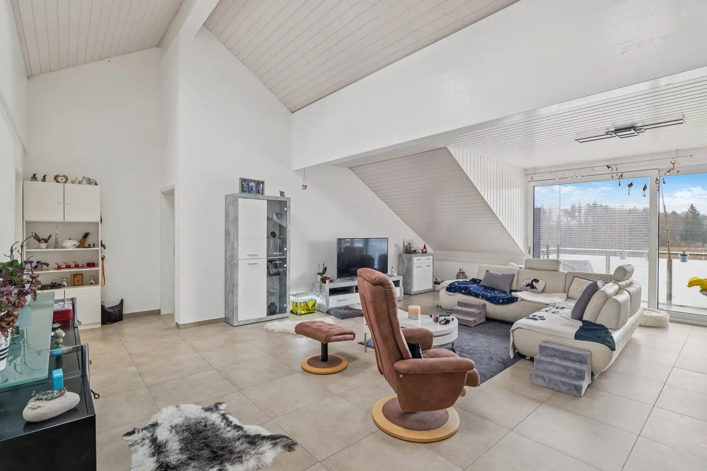 Moderne Dachwohnung an der Aare - Foto 3 von 5