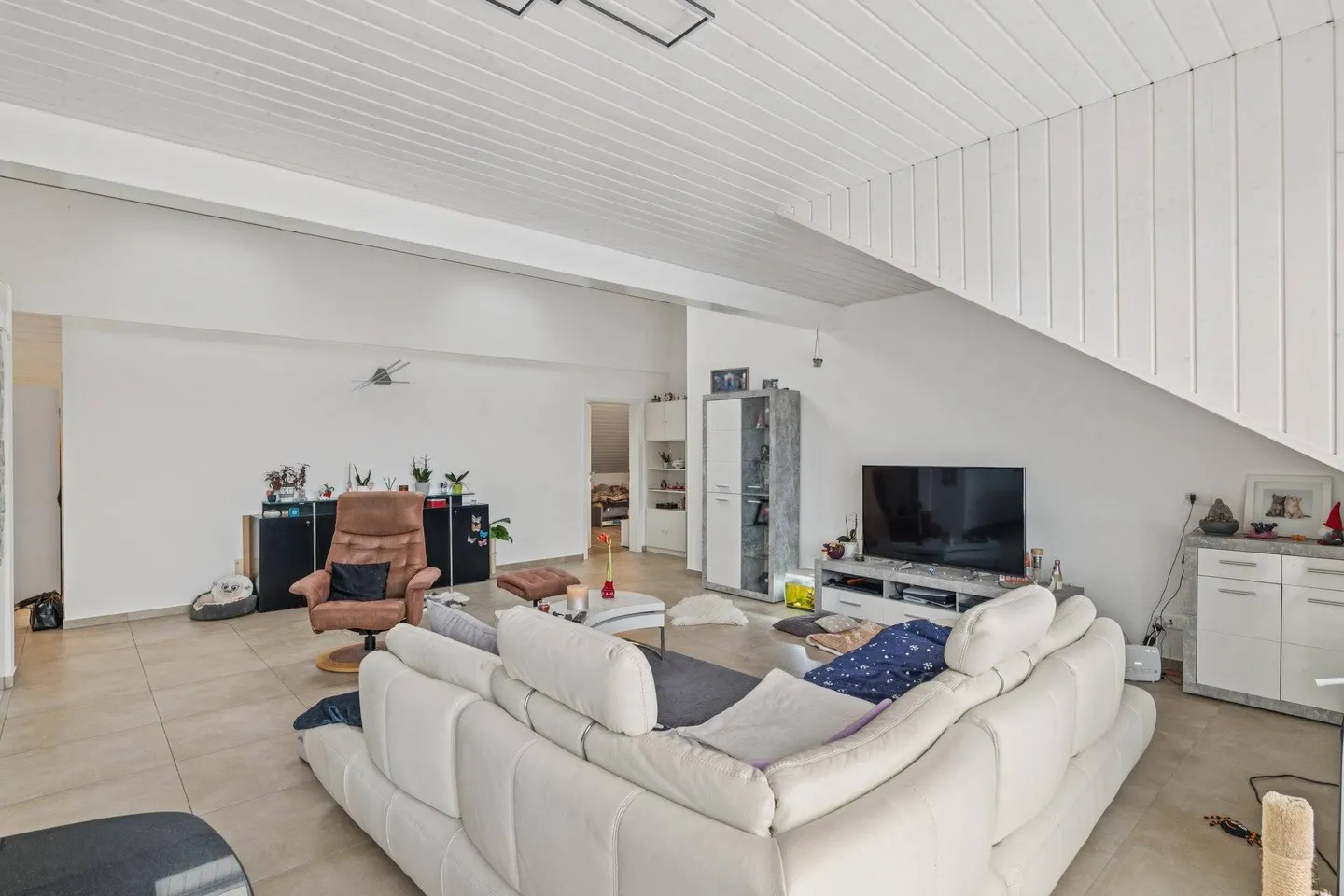 Moderne Dachwohnung an der Aare - Foto 2 von 5