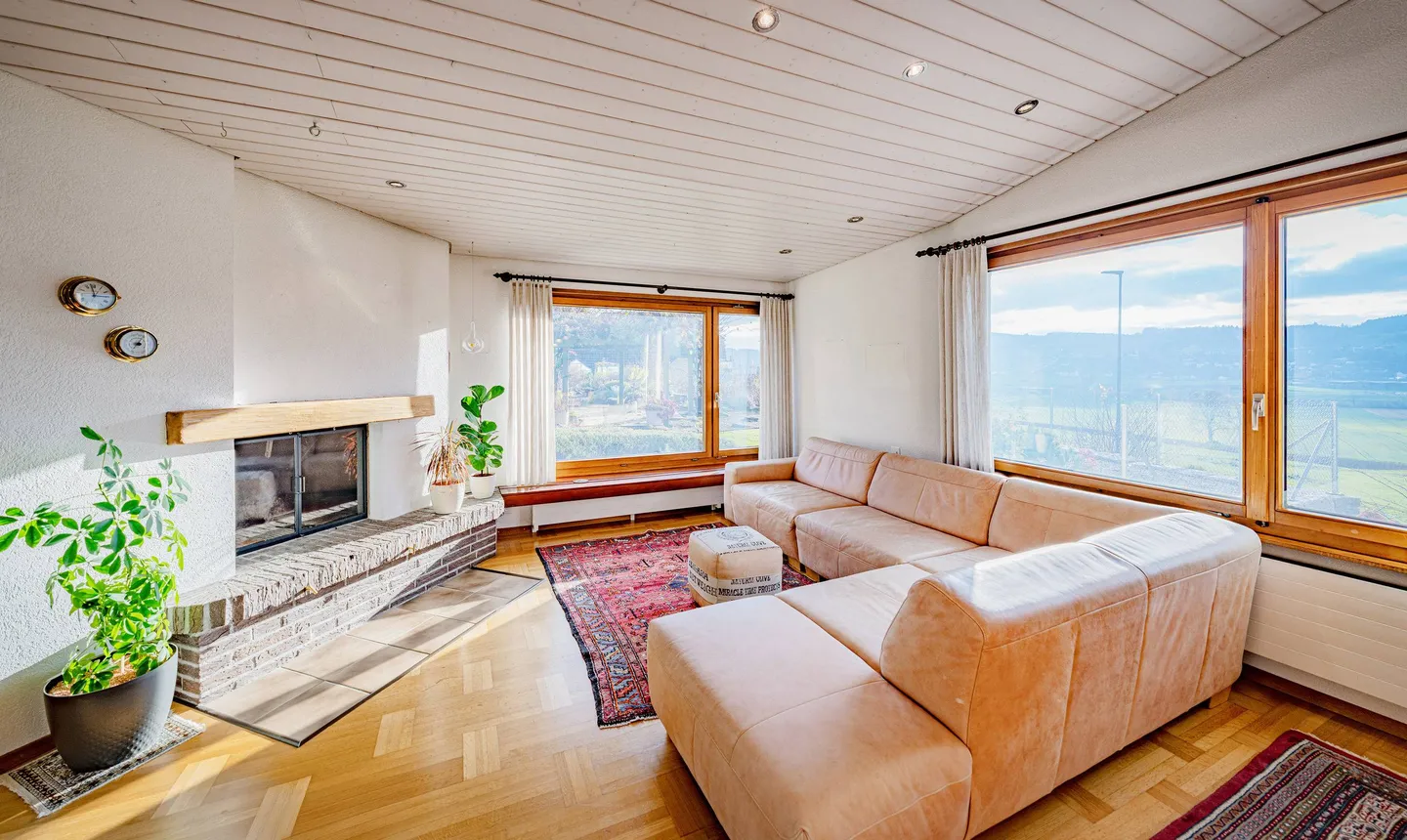 Single Family Home with a View and Potential - Photo 3 of 5