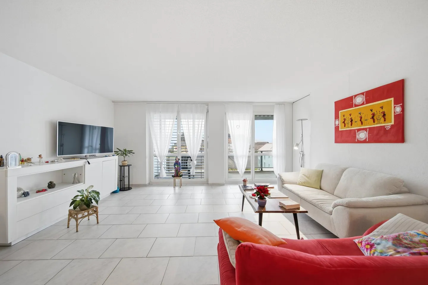 APPARTAMENTO SPAZIOSO E BEN CURATO DI 2,5 LOCALI AL HALLWILERSEE - Foto 2 di 5