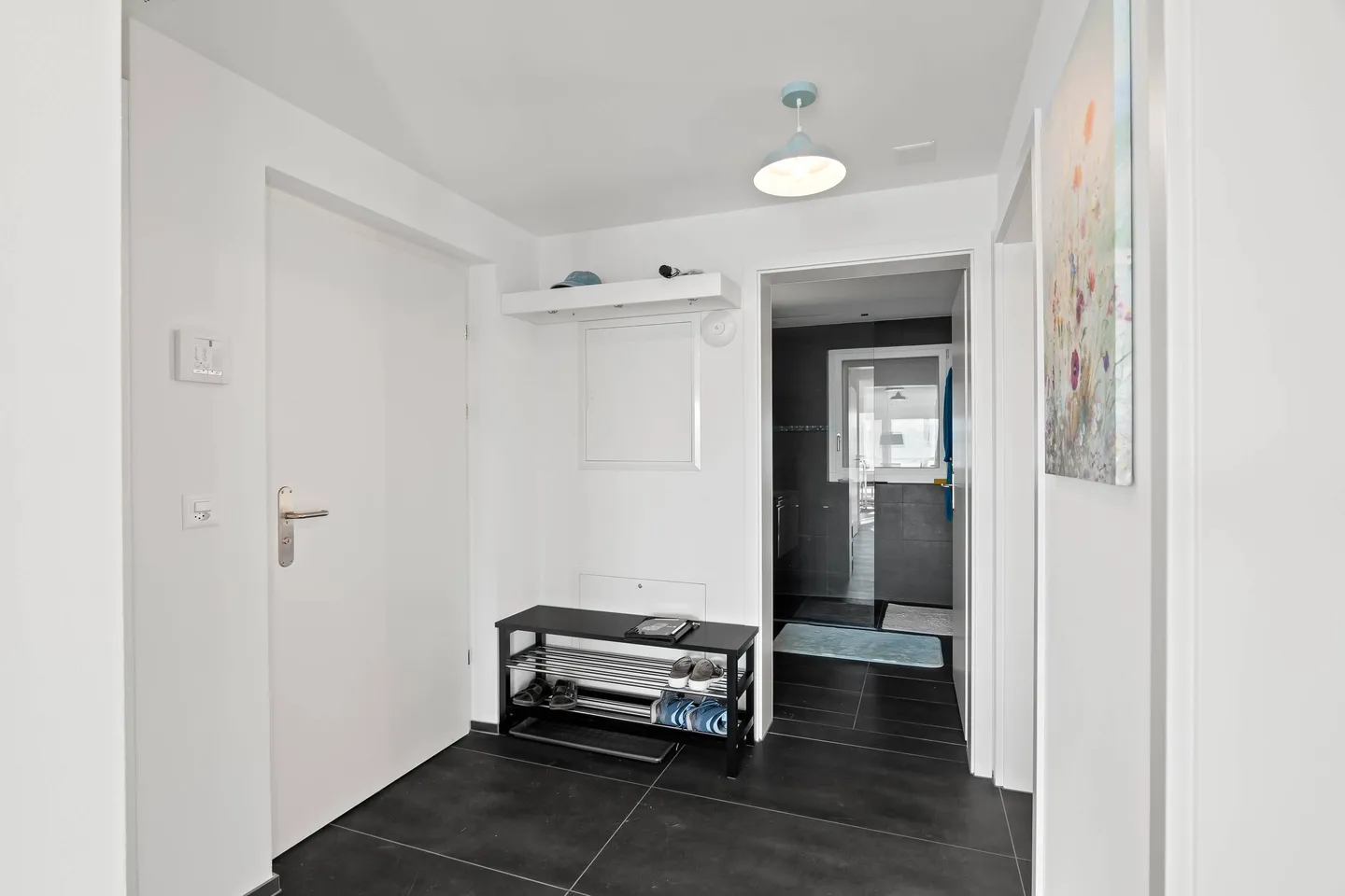 AU SOMMET DE L'OBERLAND : APPARTEMENT PANORAMIQUE MODERNE À BEATENBERG - Photo 5 sur 5