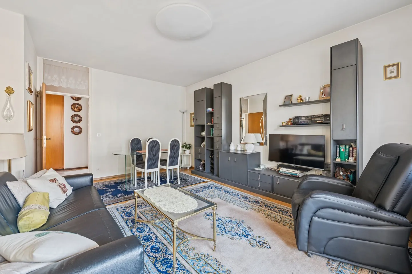 VIVERE IN CENTRO CON VISTA SU MONTE BRÉ - Foto 2 di 5