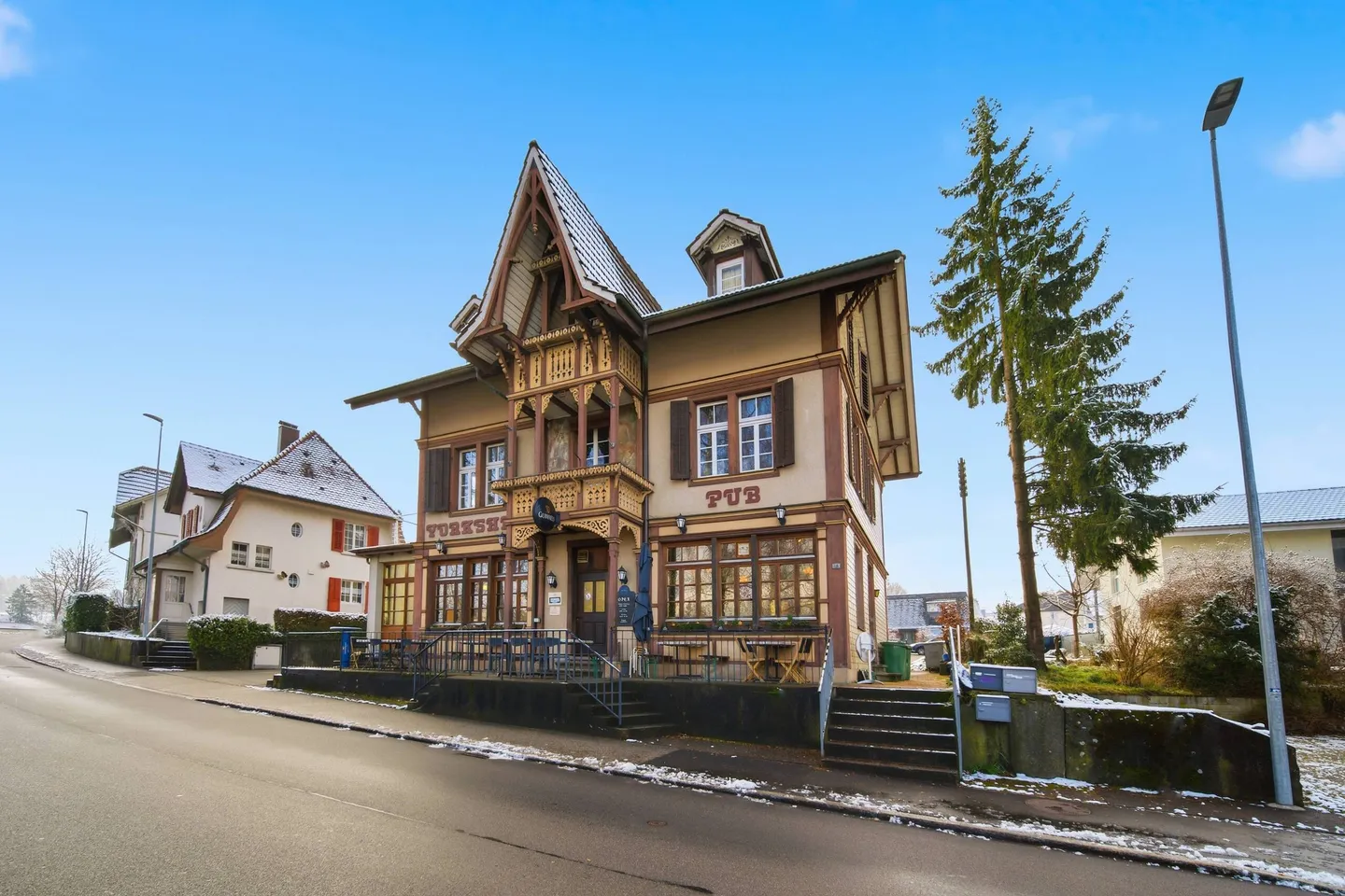 MAISON MULTIFAMILIALE ENTIÈREMENT LOUEE À HUTTWIL - Photo 1 sur 5