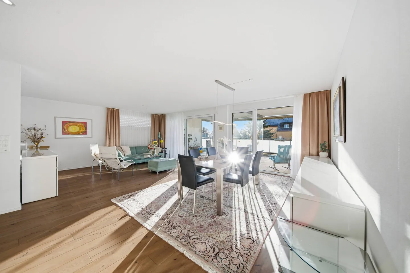 Moderne Wohnung mit Wintergarten - Foto 1 von 5