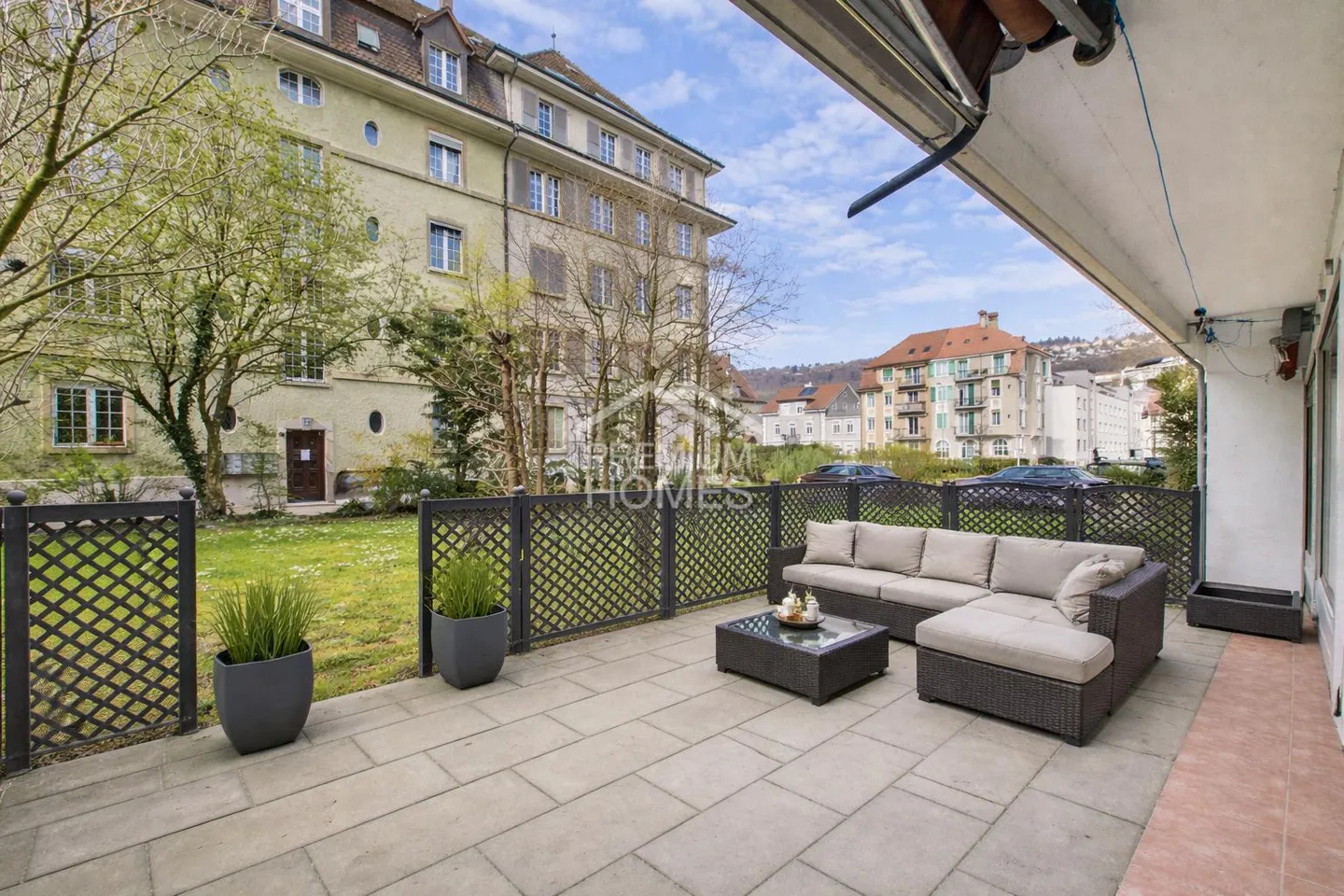 Urban Living with Feel-Good Factor - Ideal for Singles or Couples - Photo 7 of 11