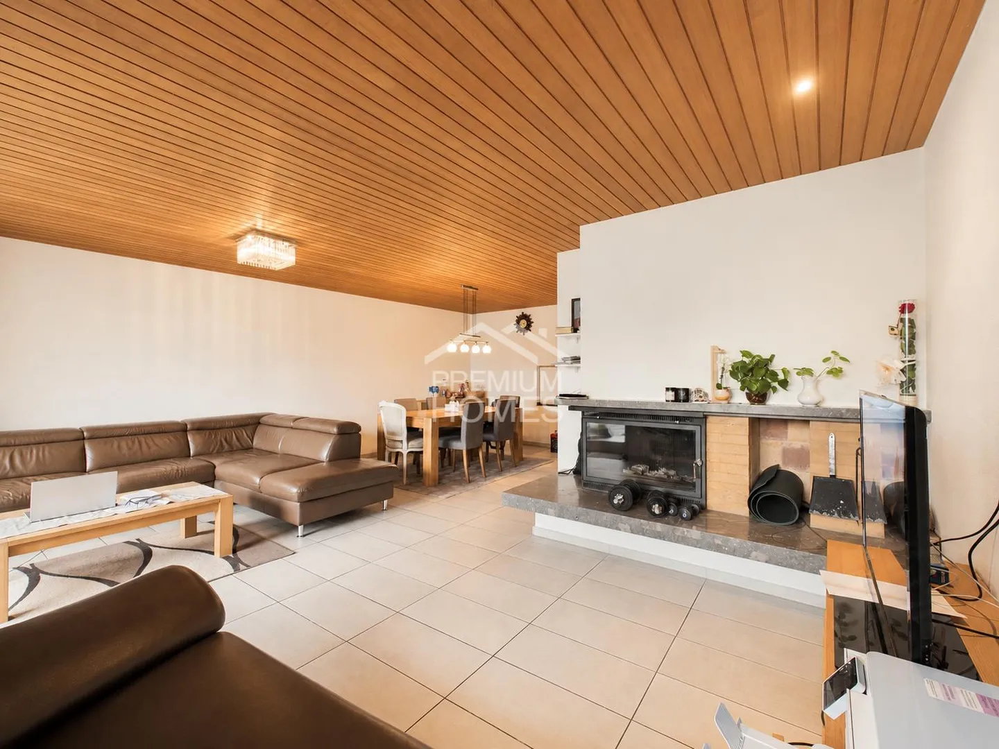 Familienidylle mit Gartenparadies an bester Lage von Therwil - Photo 5 of 13