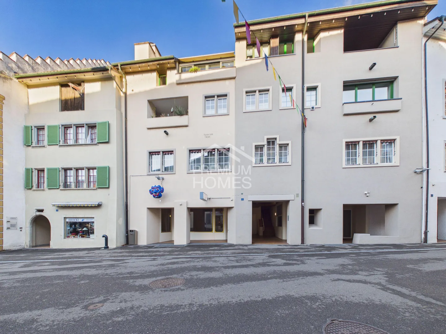 Investment property with sustainable returns - Photo 1 of 10