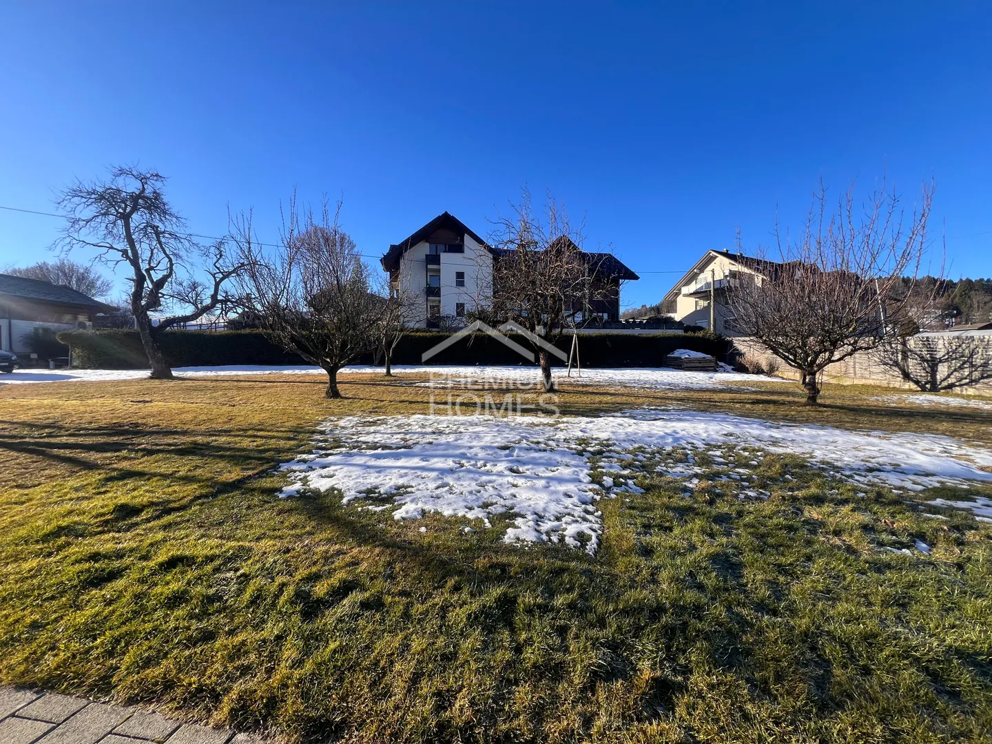 Terrain à bâtir avec projet préliminaire de maison multifamiliale - Photo 2 sur 8