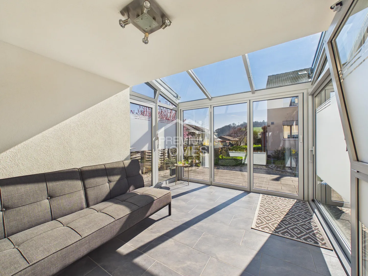 Charming Family Home in Lausen - Photo 3 of 9