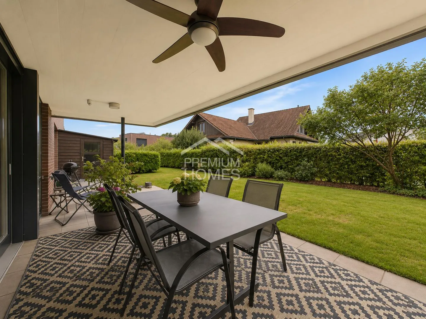 Casa esclusiva con giardino e vista sul Rigi - Foto 1 di 13