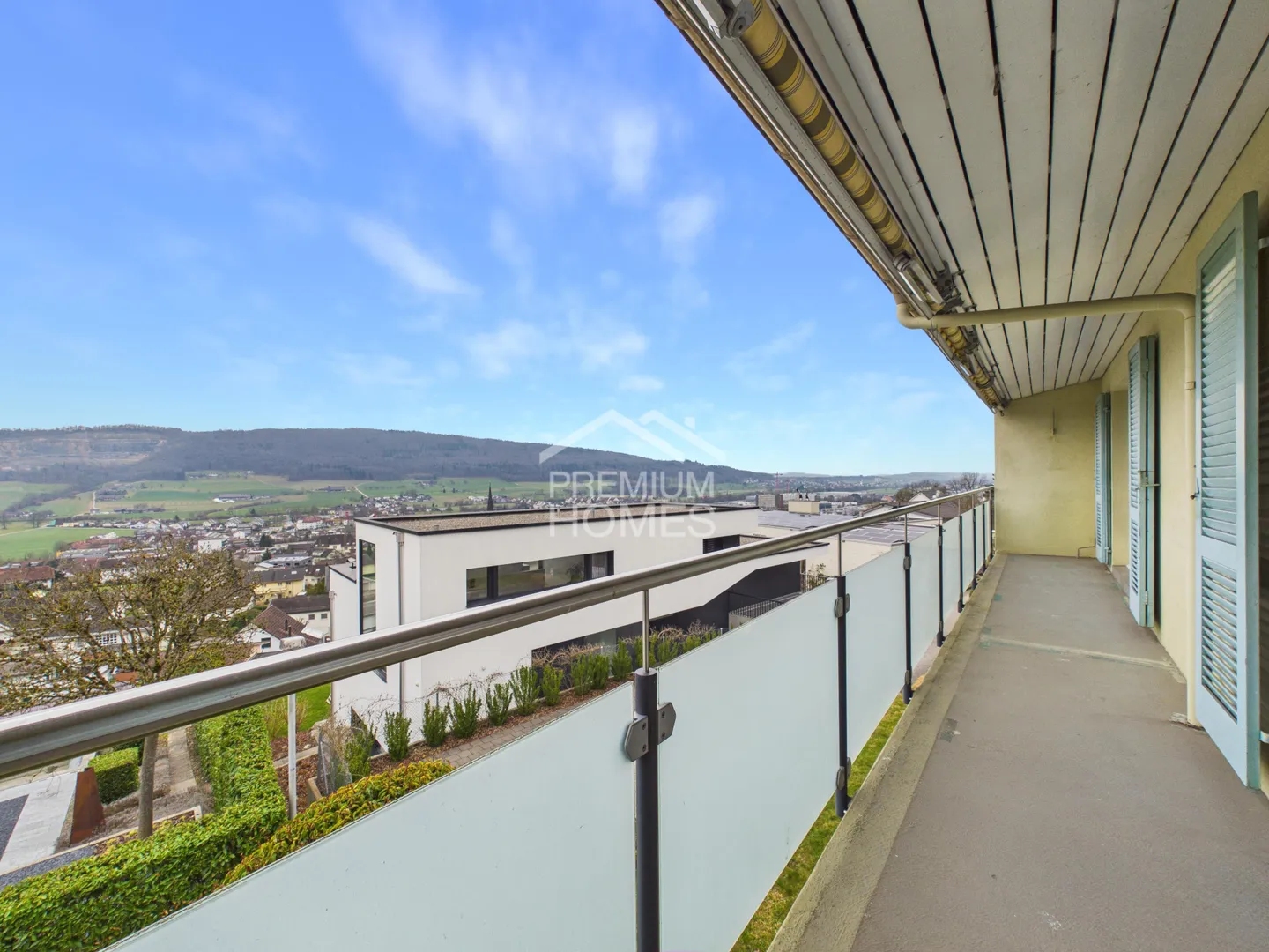 Emplacement ensoleillé de premier choix rencontre un grand potentiel - Photo 5 sur 11