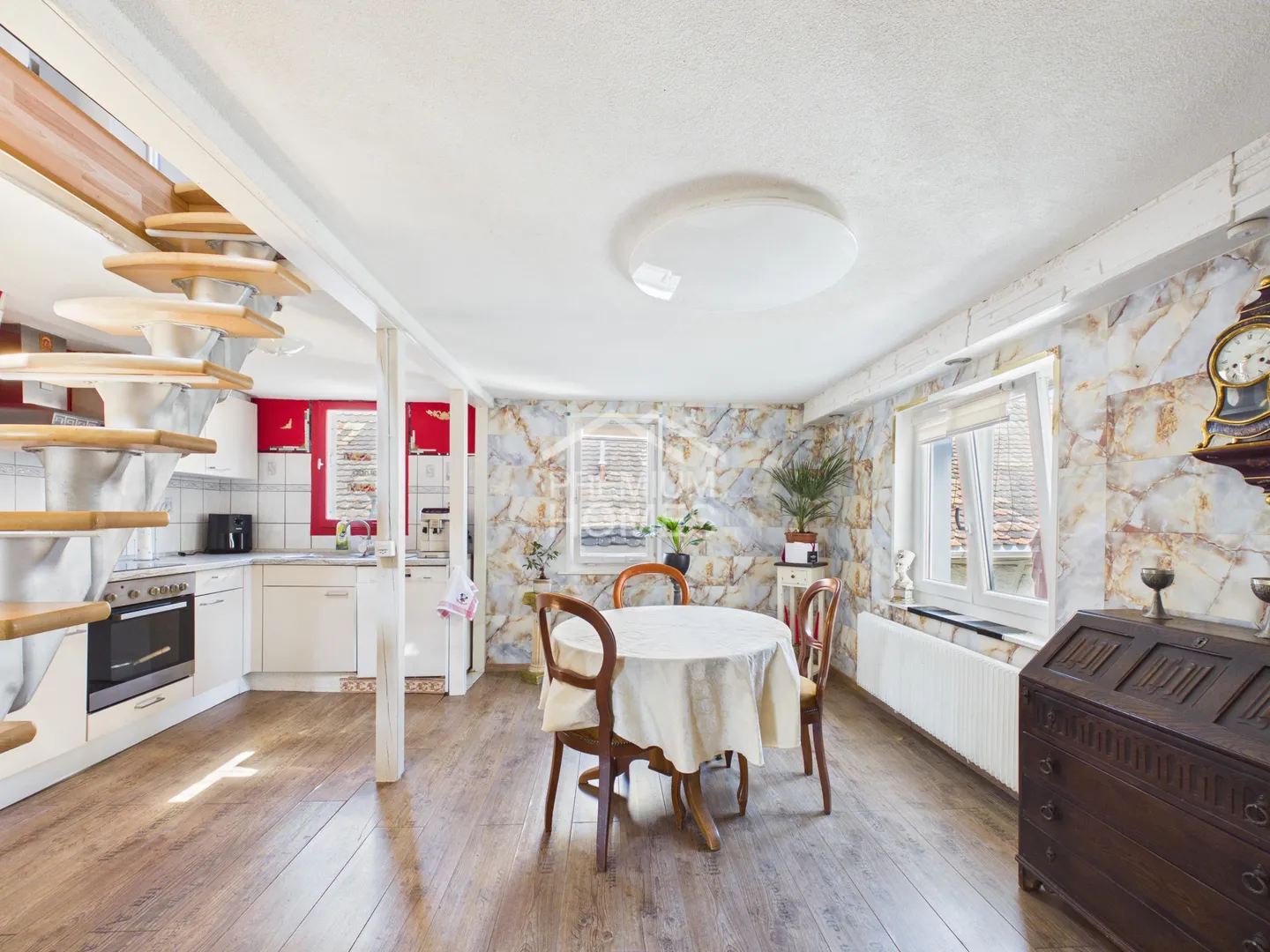 Home with Extra Income - Photo 4 of 13