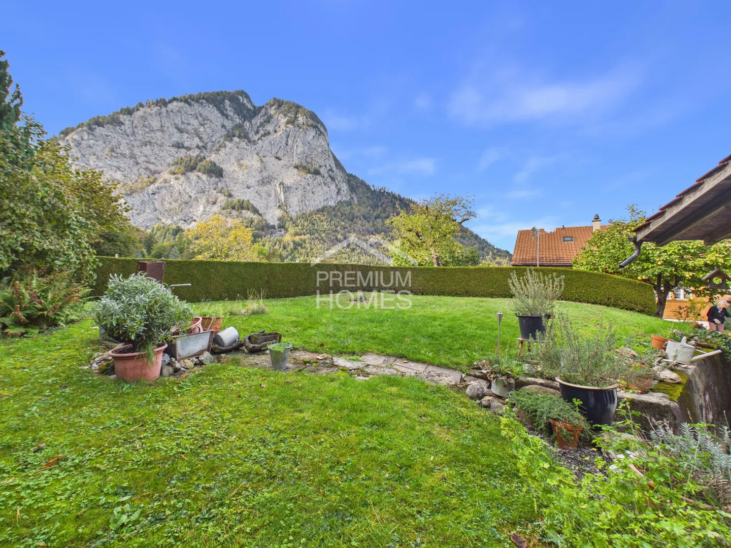 Mountain View in Wimmis: 2 Parcels, 3 Apartments plus Expansion - Photo 4 of 9