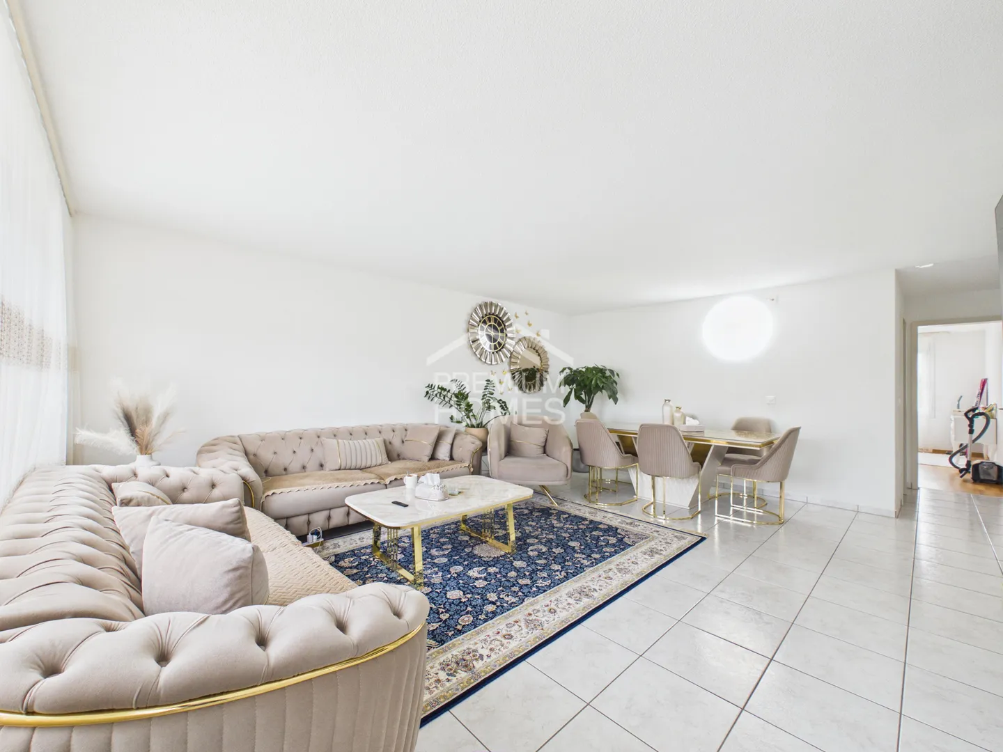 Appartement Charmant avec Balcon - Photo 2 sur 10