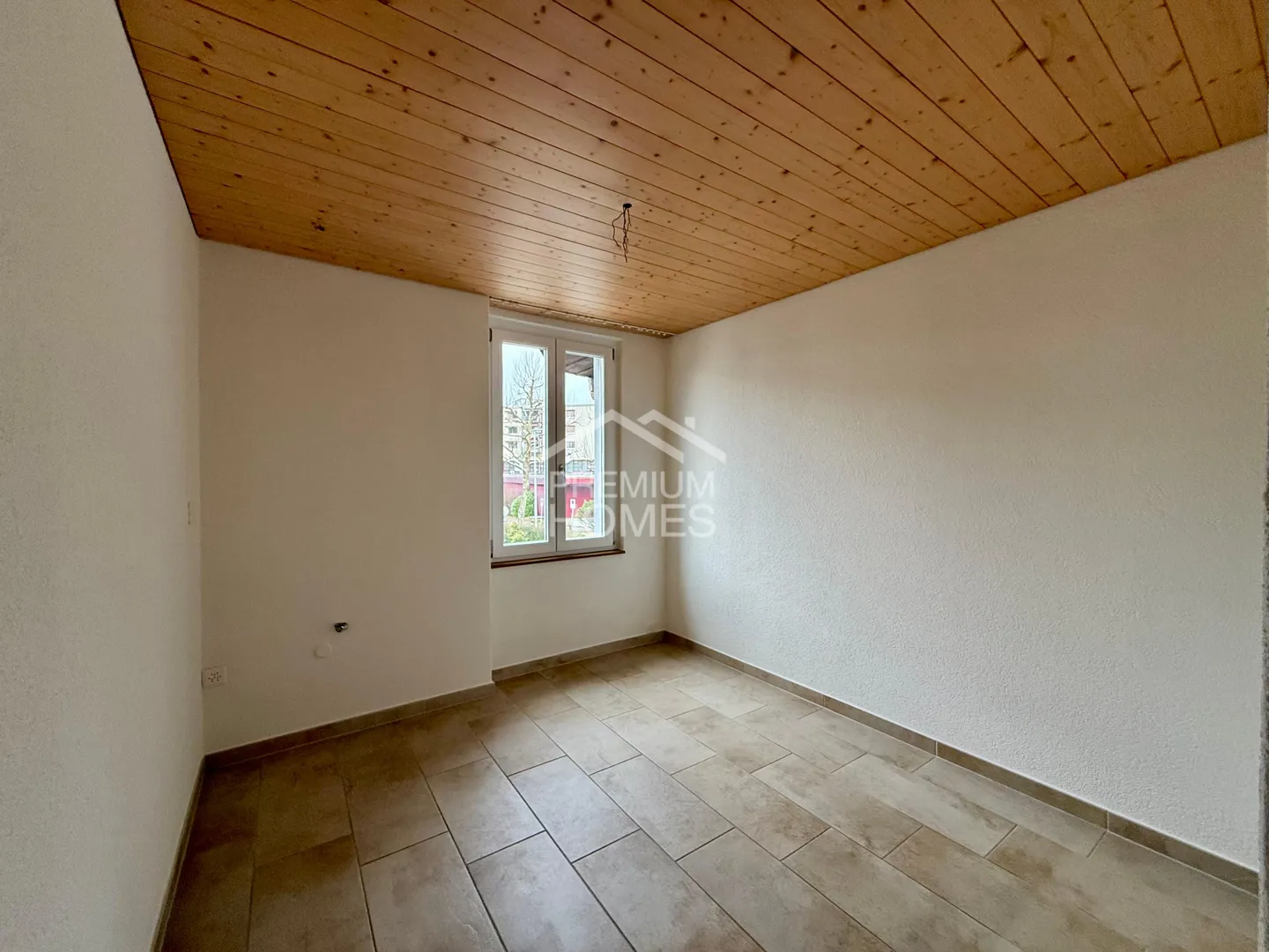 Charming Apartment in the Center - Photo 10 of 13