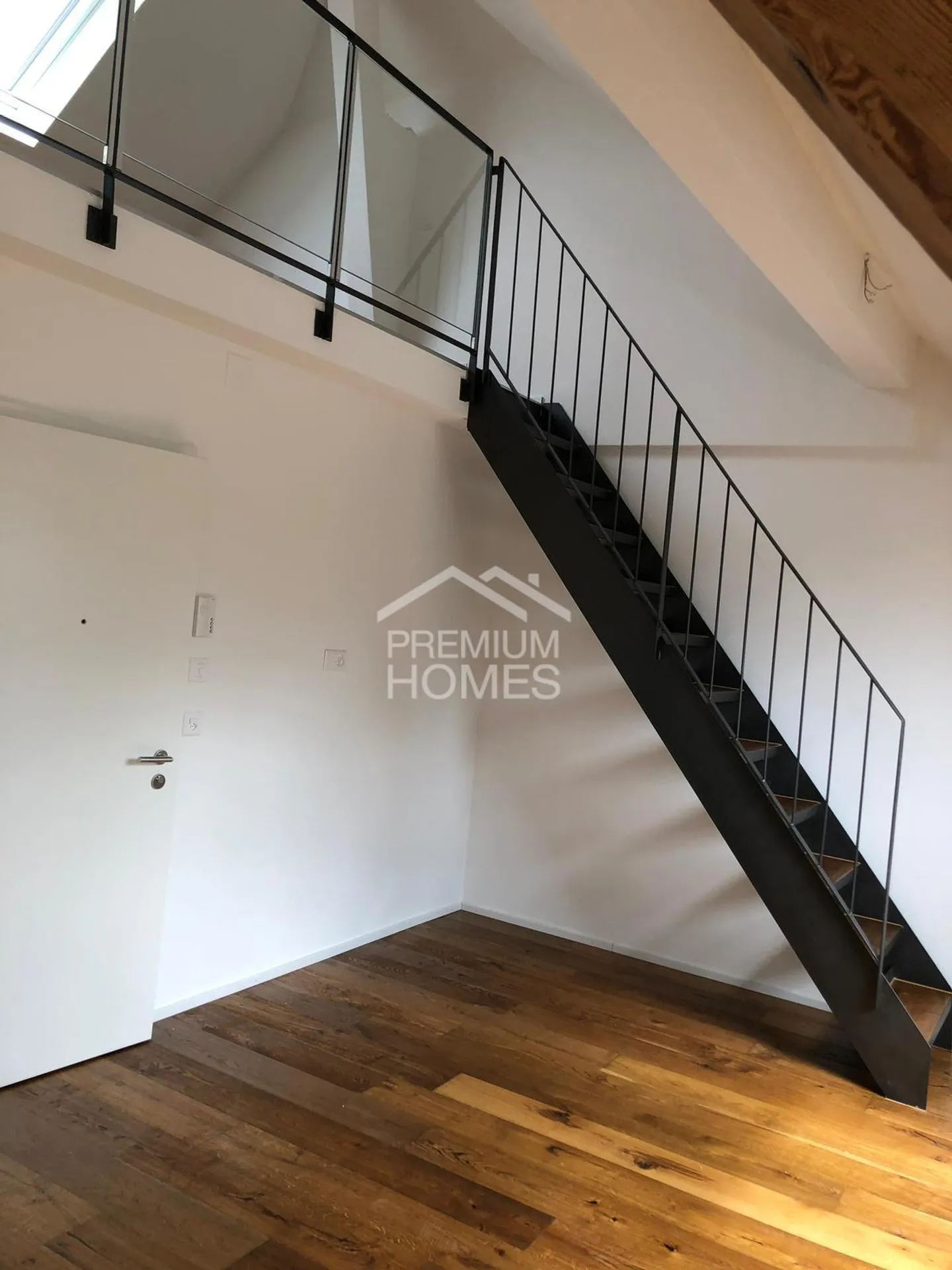 Charmante 2.5-Zimmer-Dachwohnung! - Foto 6 von 8
