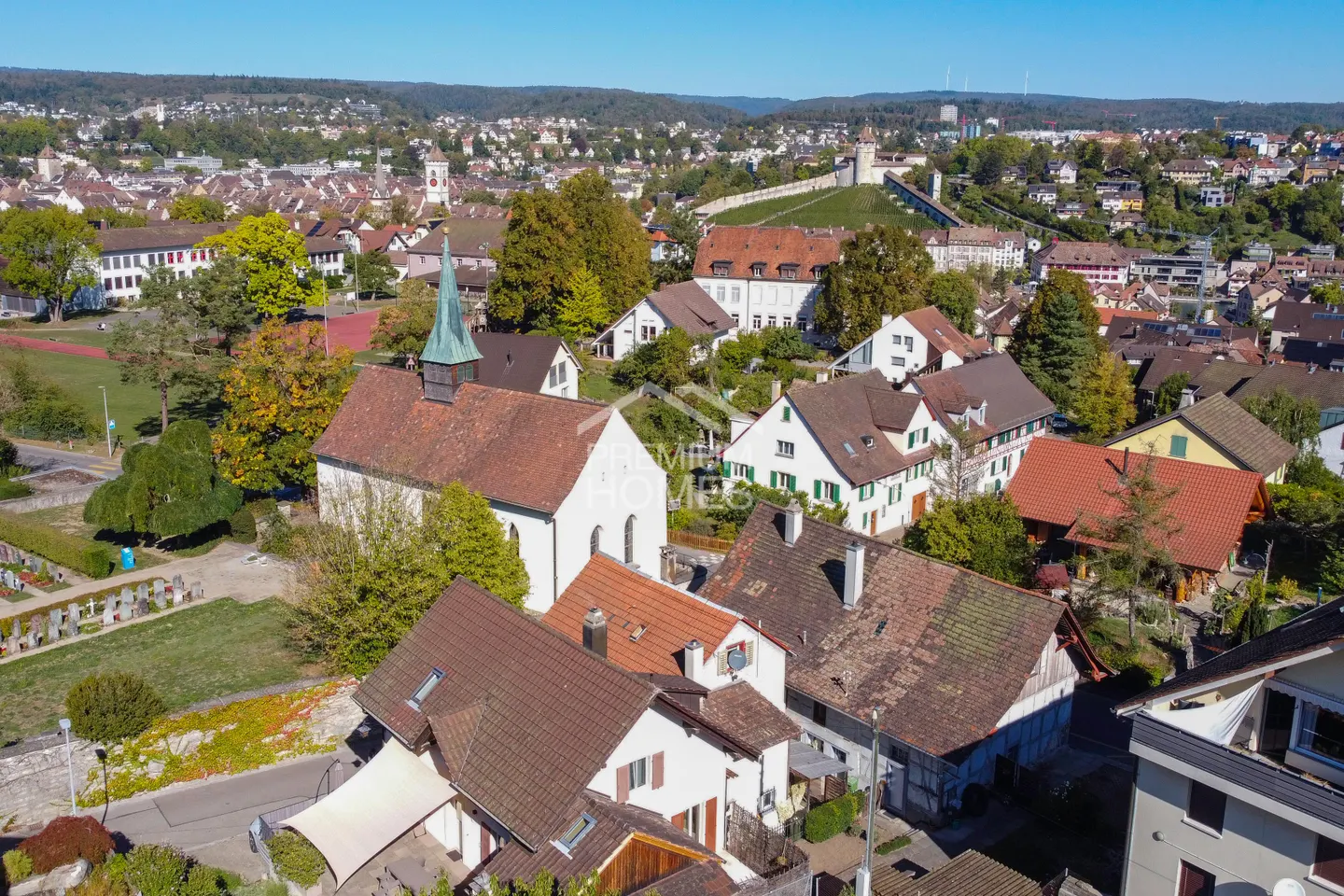 Flexibles Familienhaus mit Einnahmen - Foto 1 von 13