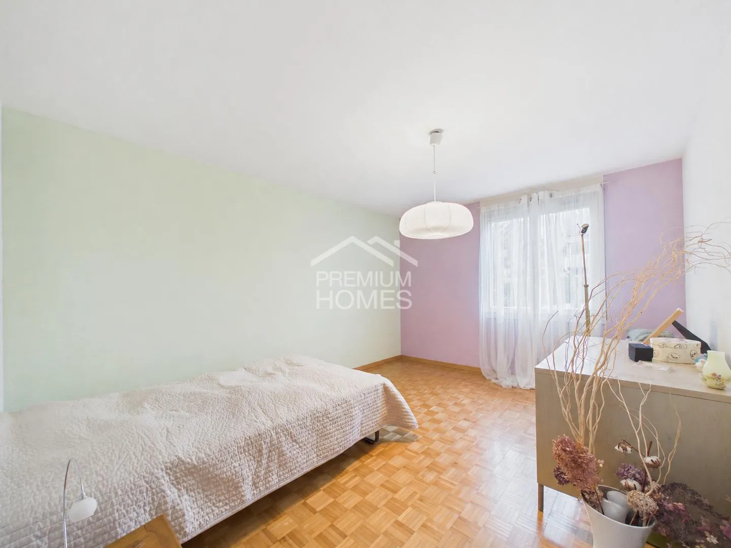 Charming Row House with Garden - Photo 5 of 13