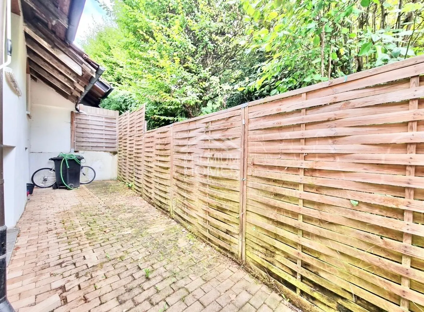 Liebevolles Zuhause mit Garten und Terrasse - Photo 11 of 12