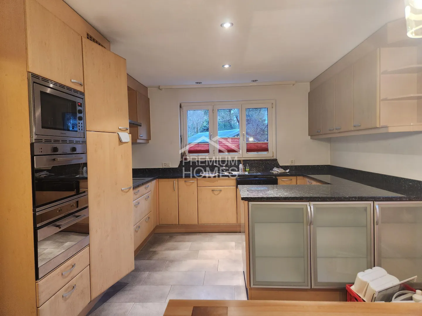 Moderne Familienhaus mit Pool - Foto 5 von 9