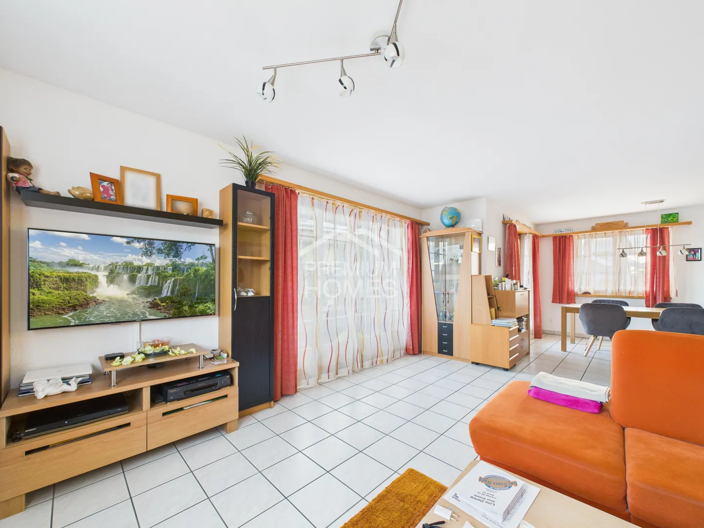 A place ready for your next chapter - Photo 2 of 13