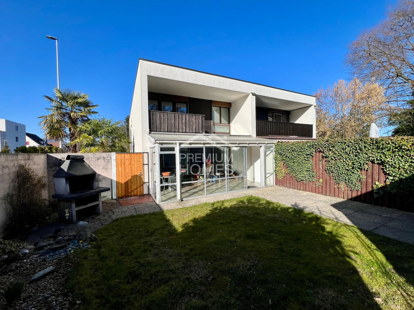 Charming Semi-Detached House with Heated Conservatory & Versatile - Photo 1 of 11
