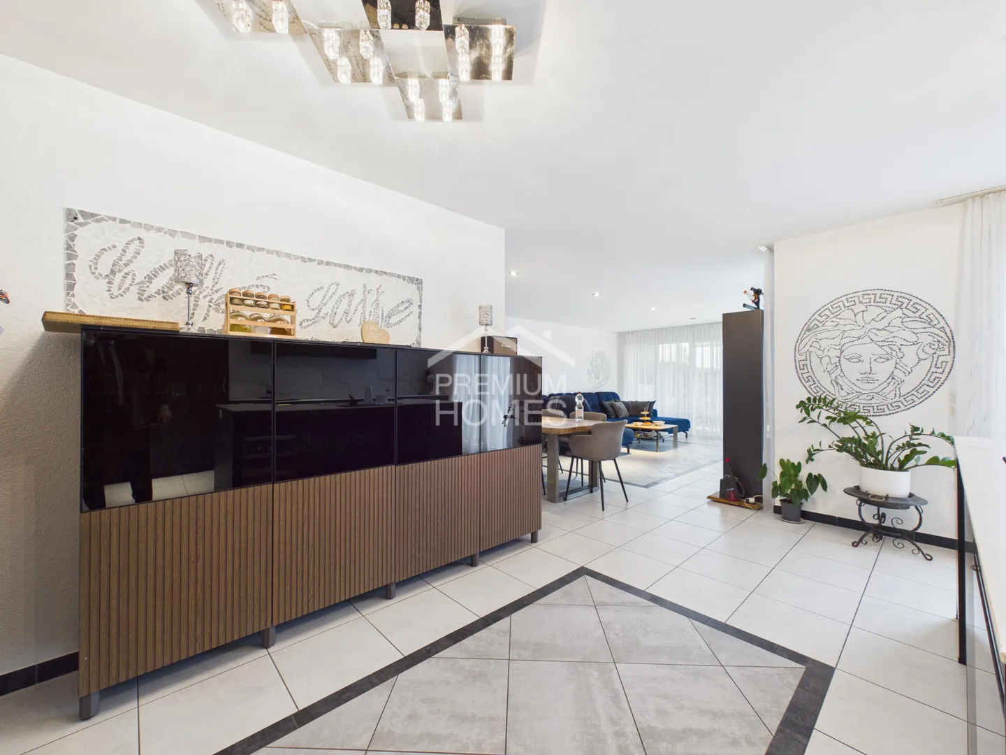 Moderne Gartenwohnung mit Weinschrank - Foto 10 von 12