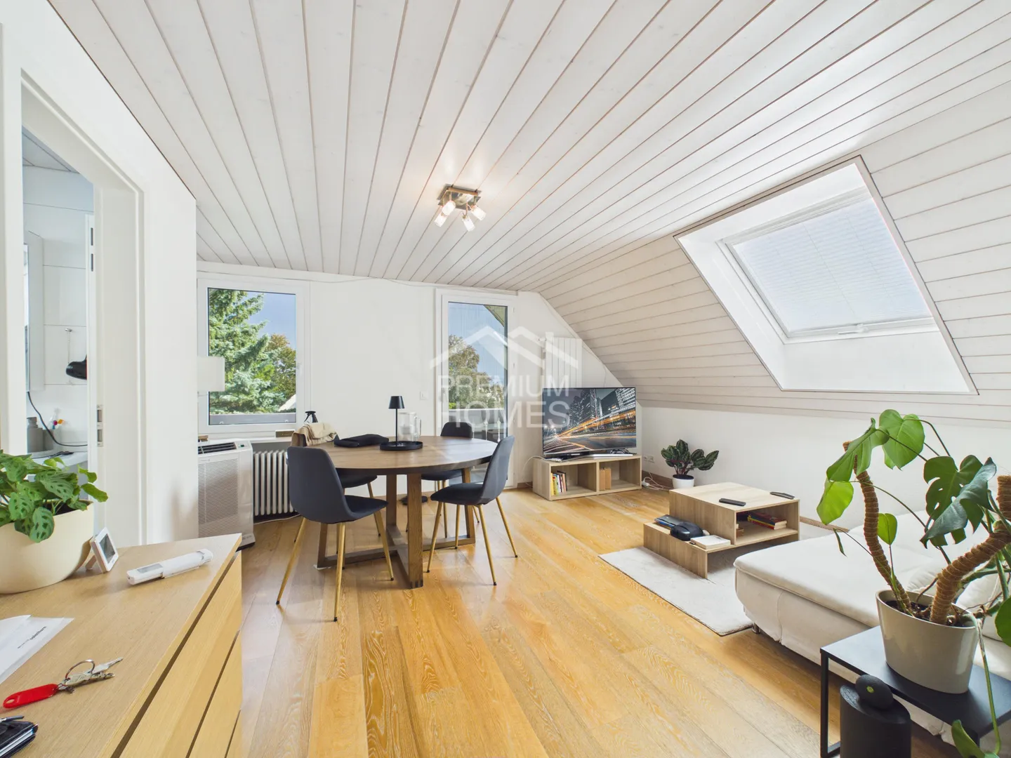 Exklusives Familienhaus mit zusätzlicher Wohneinheit, Pool und Doppelg - Photo 8 of 13