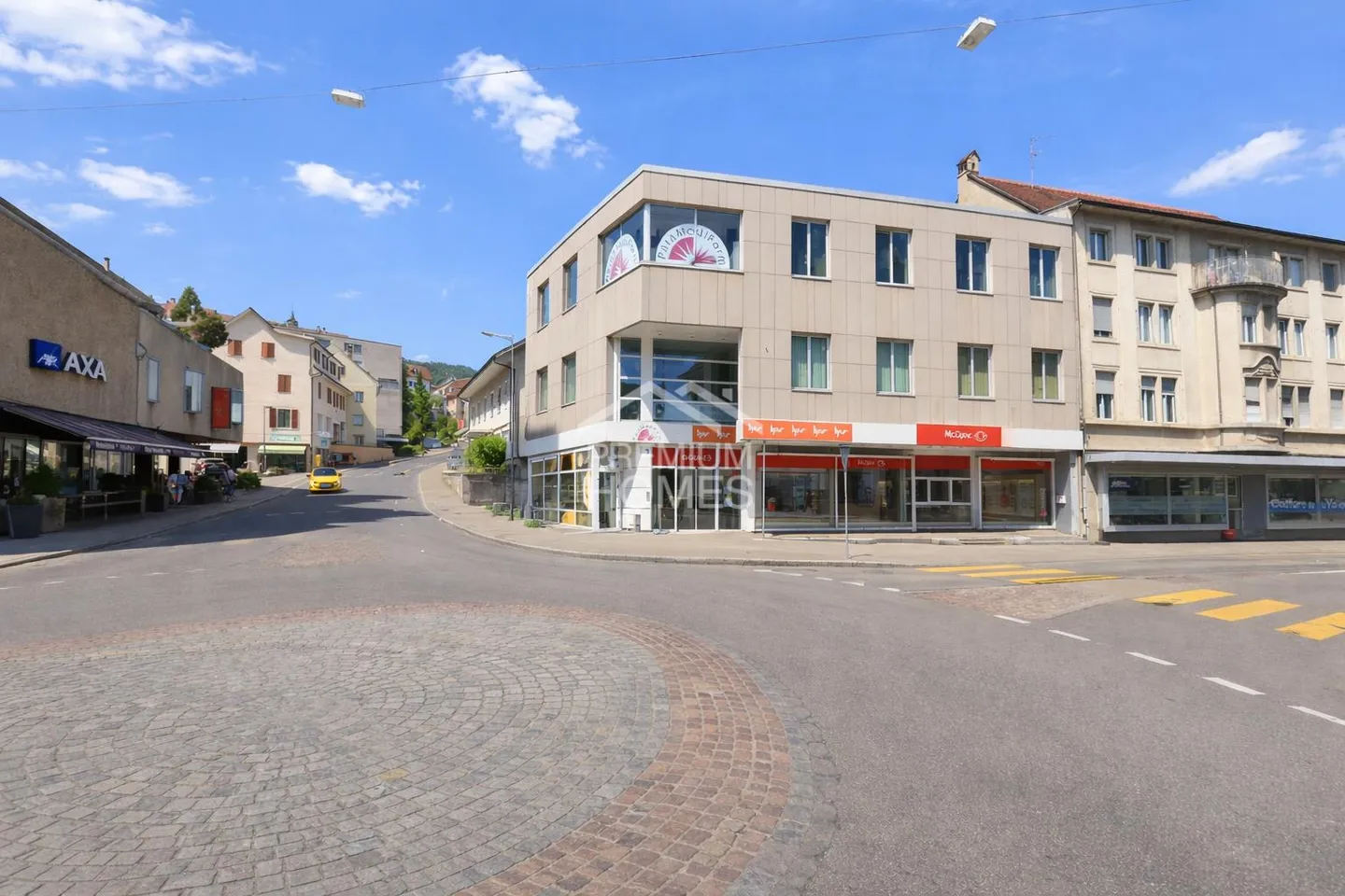 ZURICH INVESTORS 5.6% GROSS YIELD IN DELÉMONT - Photo 1 of 9