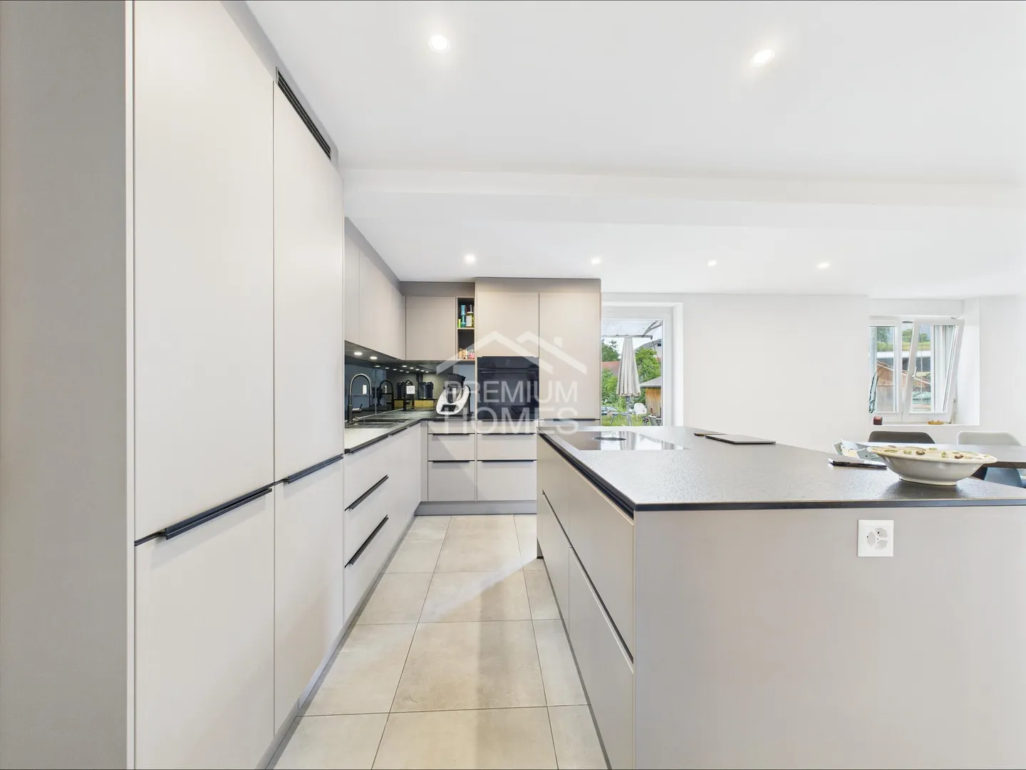 Pensa in grande - Casa unifamiliare con laboratorio, molto terreno e potenziale - Foto 3 di 9