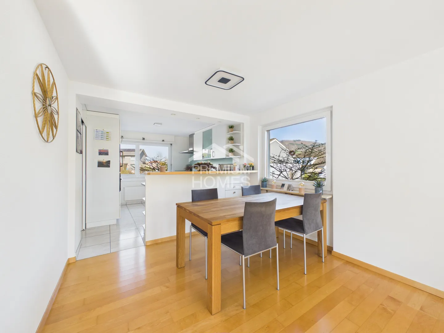 Charming Family Home in Lausen - Photo 4 of 9