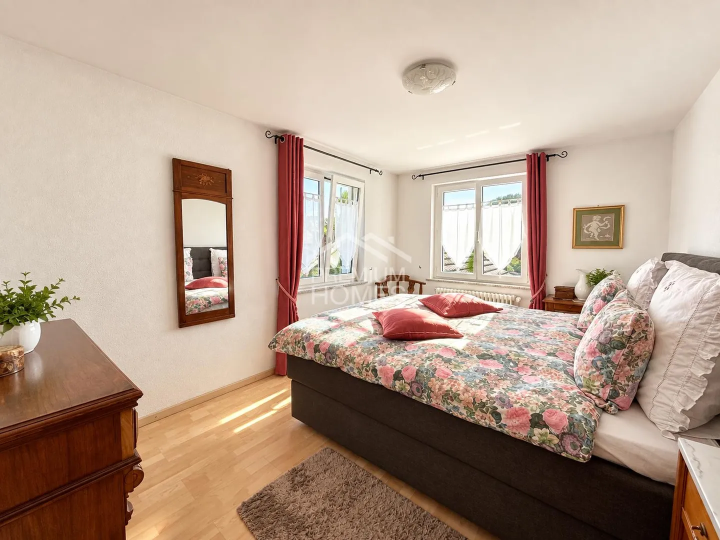 Charming house with sunny garden and expansion potential - Photo 10 of 13