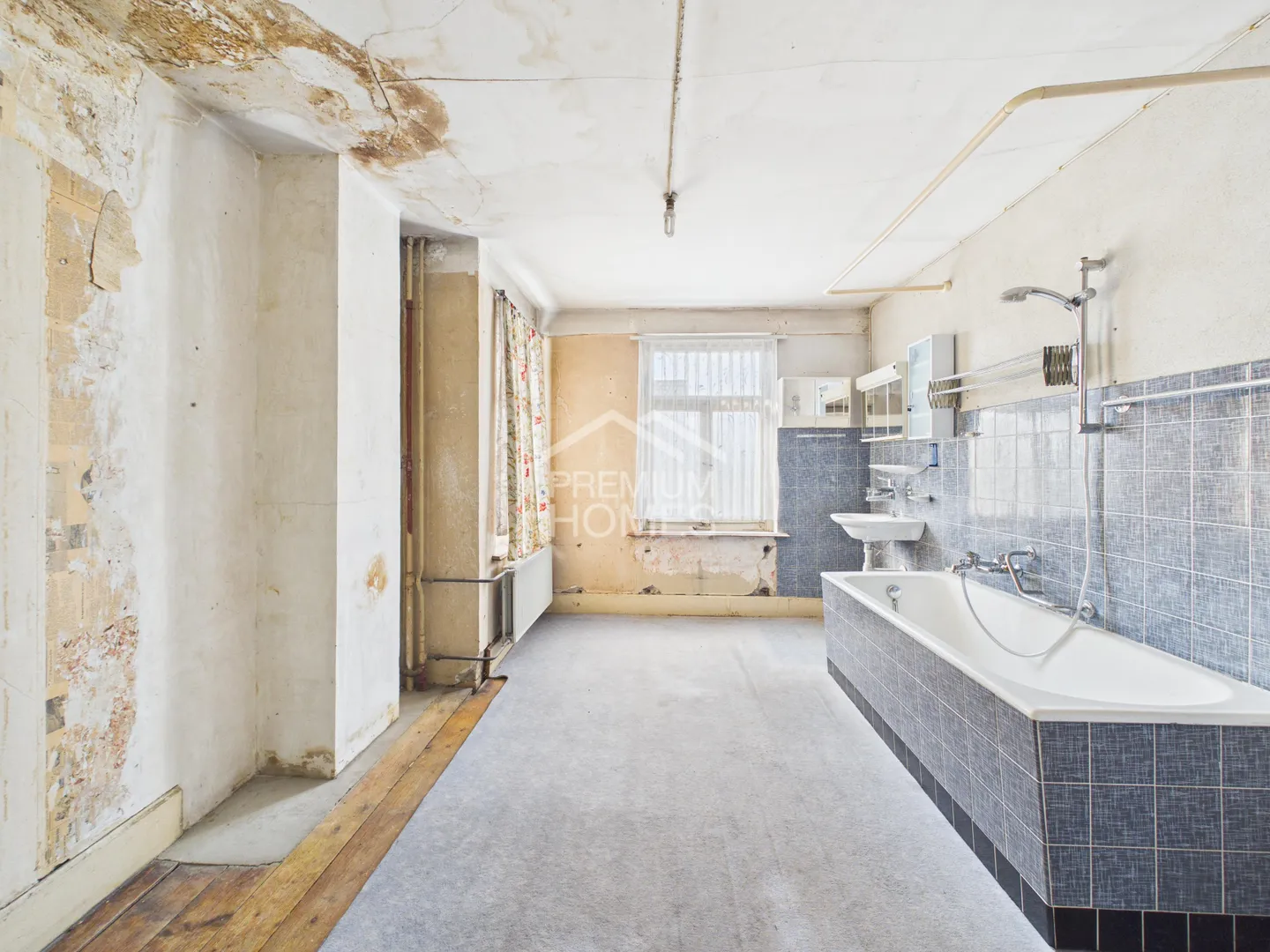 Charming residential and commercial property with great development potential - Photo 6 of 7