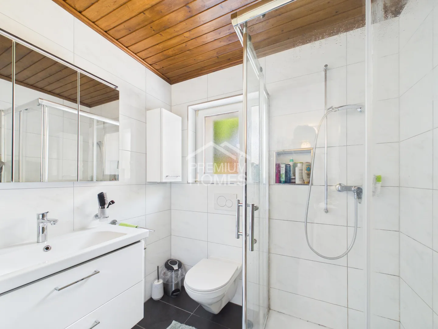 Maison familiale avec un terrain généreux - Photo 6 sur 9