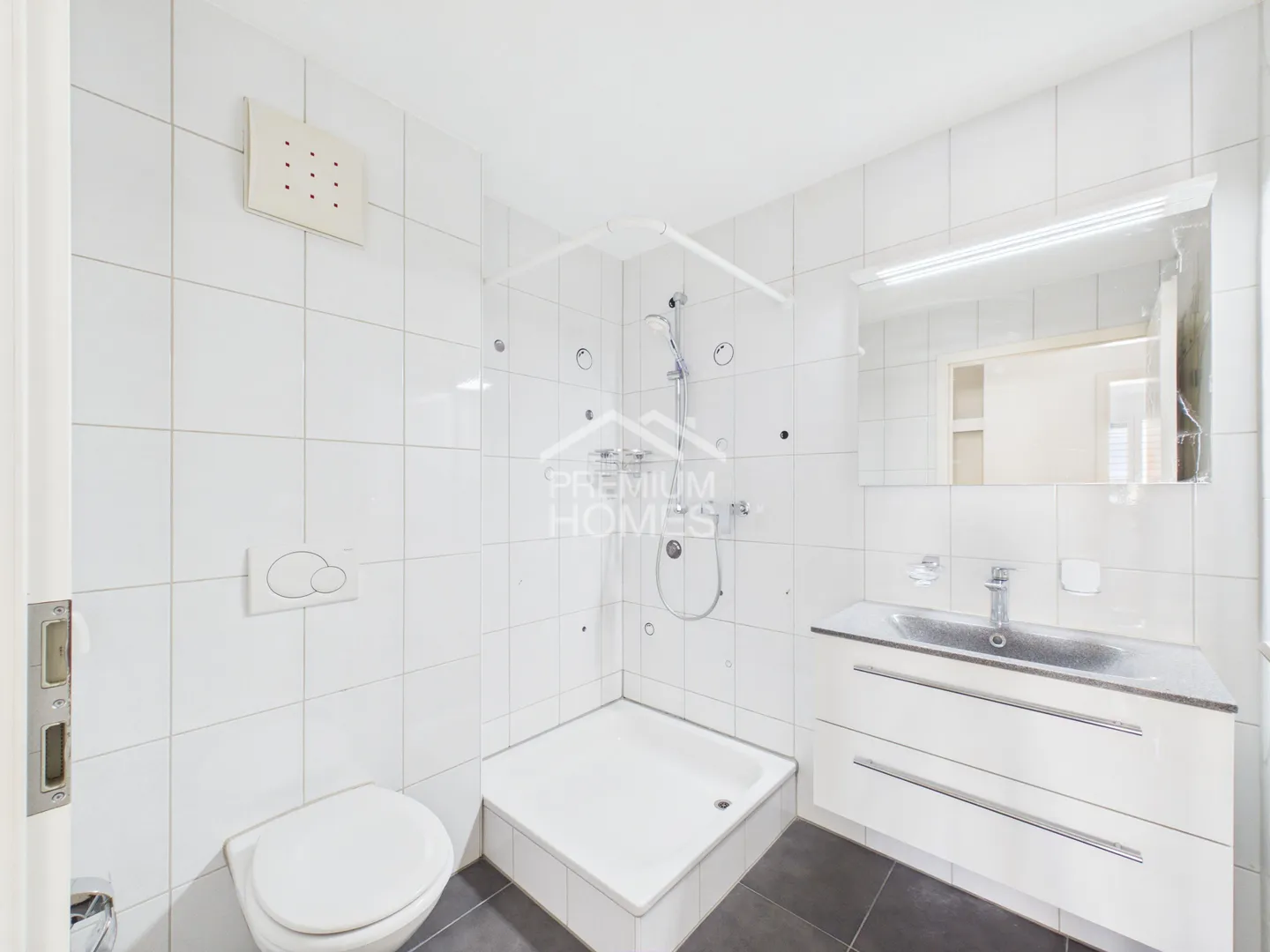 Plenty of space for the whole family! - Photo 9 of 13