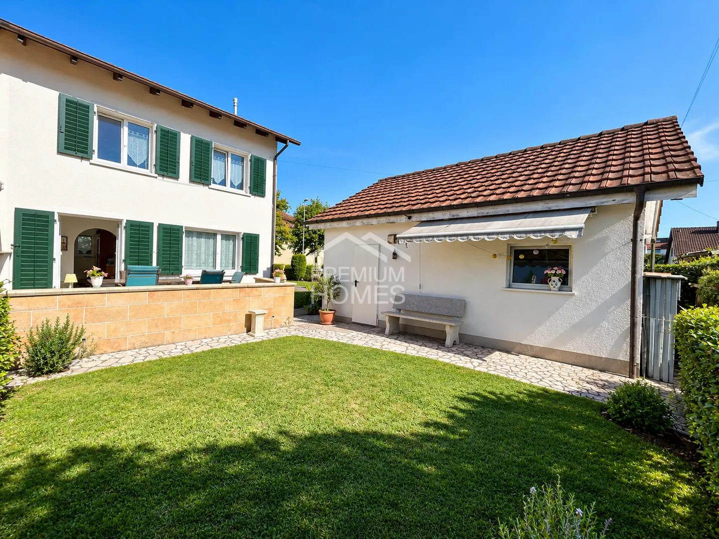 Charming house with sunny garden and expansion potential - Photo 2 of 13