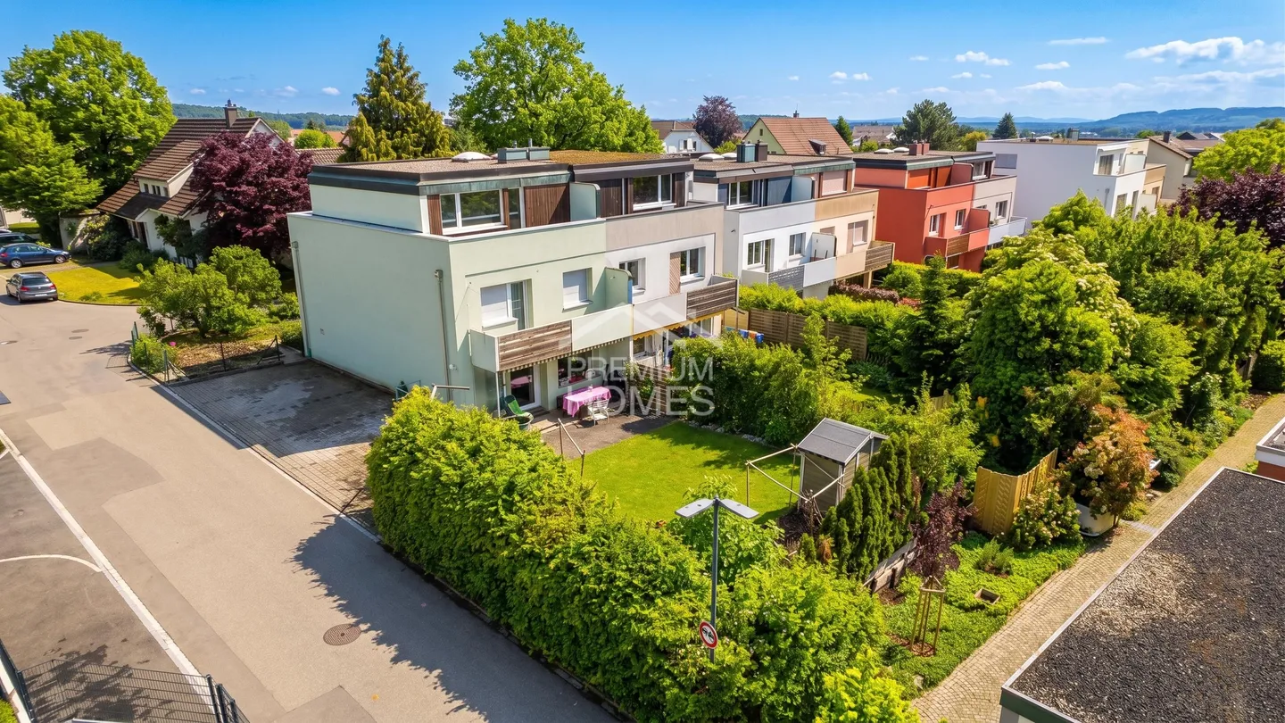 Familienidylle mit Gartenparadies an bester Lage von Therwil - Photo 2 of 13