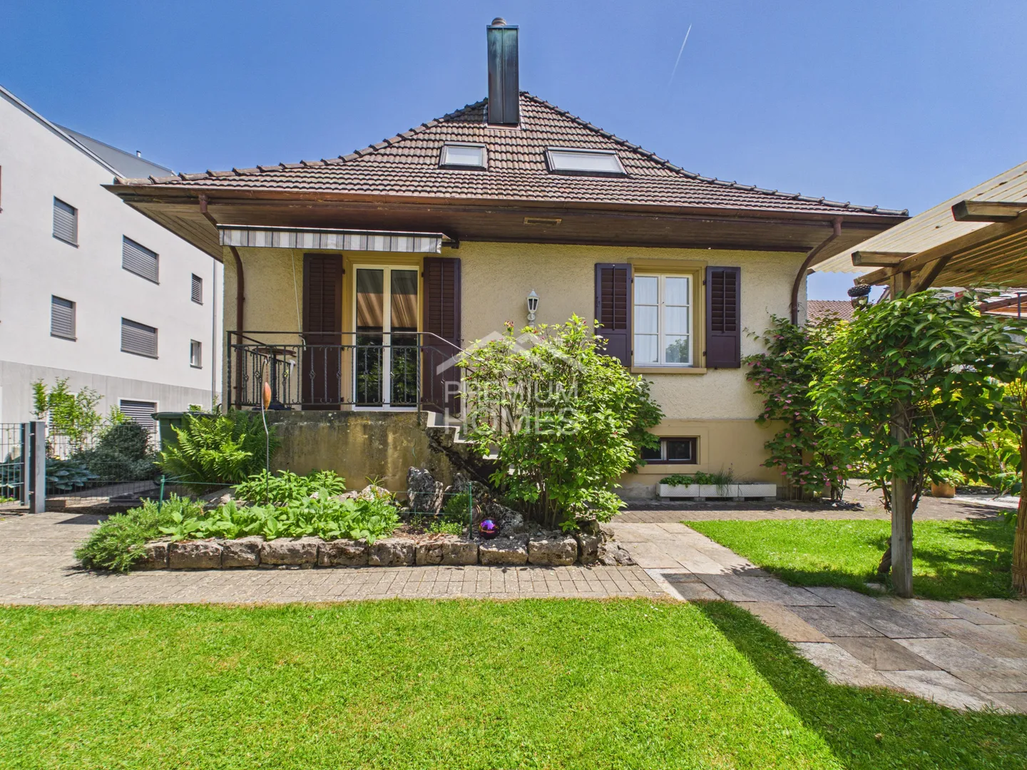 Vivre et investir réunis - Propriété double en emplacement premium ! - Photo 1 sur 13