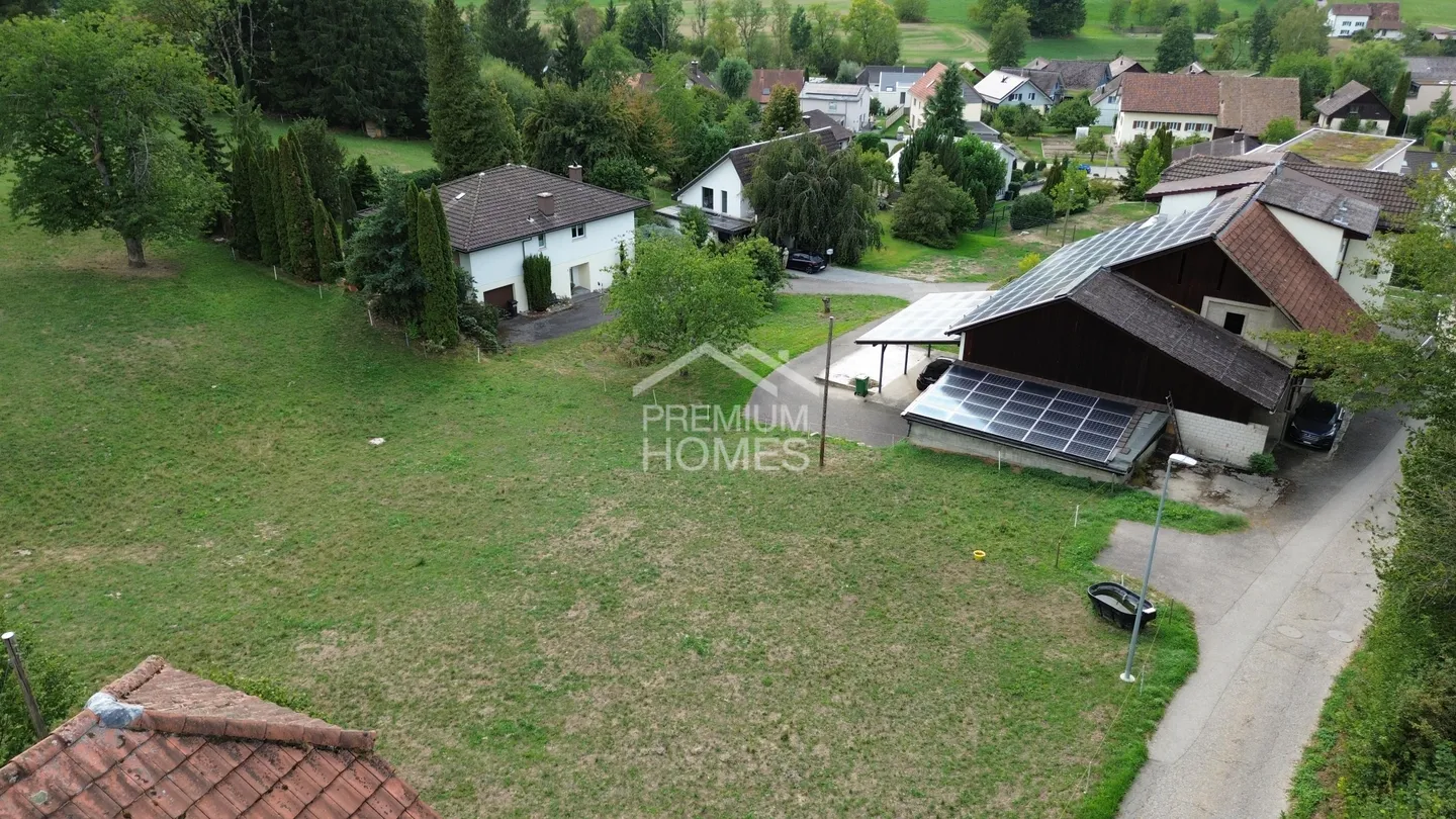 Renovated multi-family house with large building plot & development potential - Photo 4 of 6
