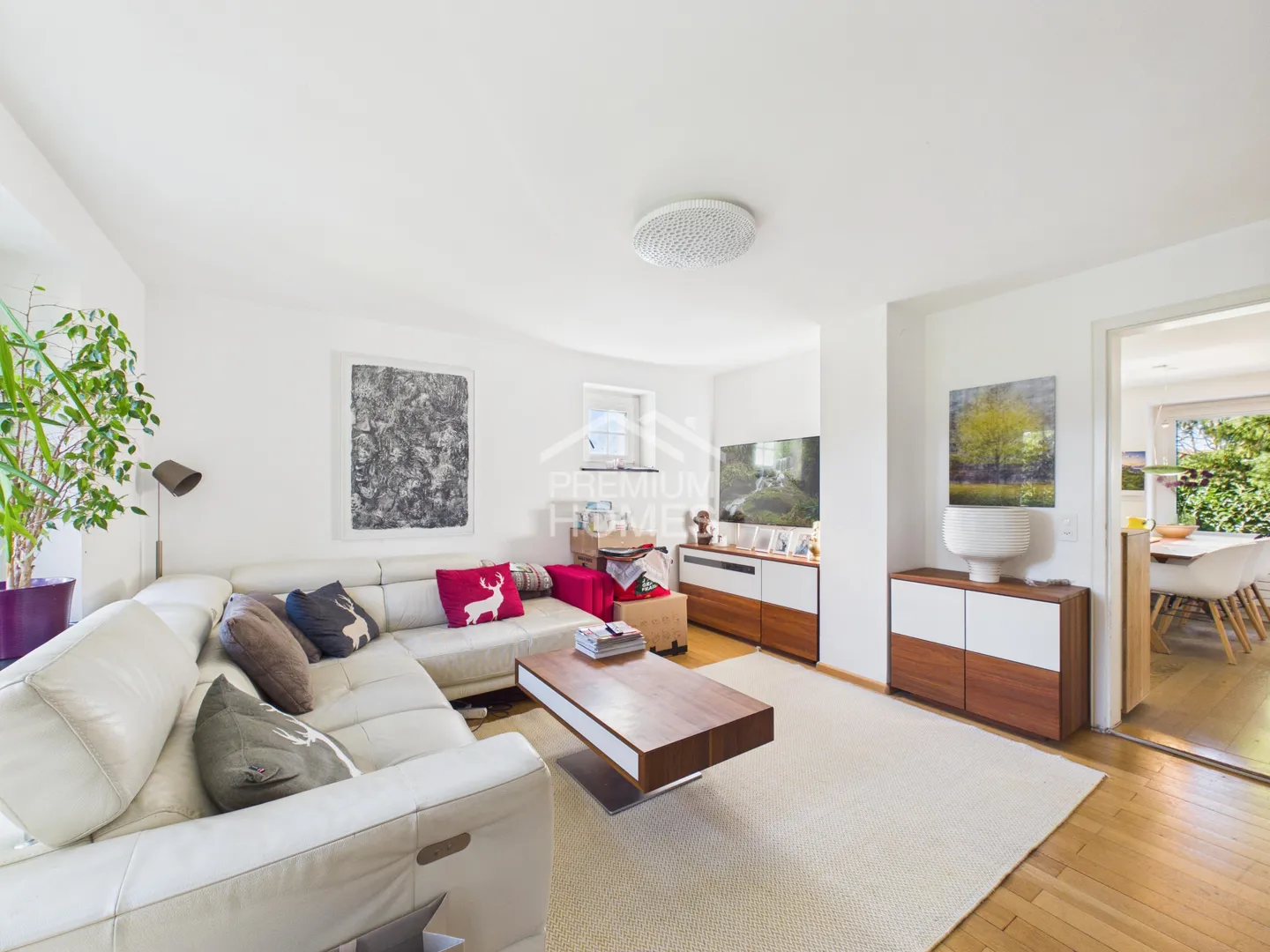 Charming End Row House with Garden - Photo 3 of 10