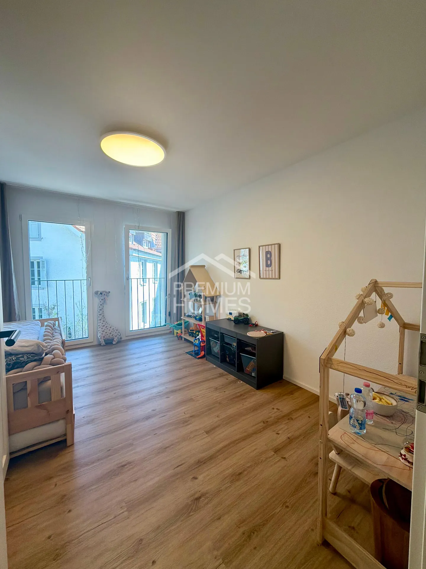 Modernes Apartment mit Balkon - Foto 7 von 13