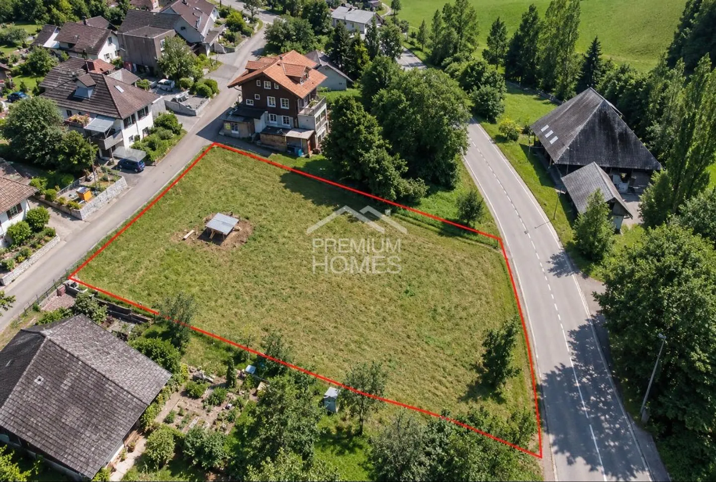 Terreno attraente con progetto di nuova costruzione approvato - Foto 4 di 5