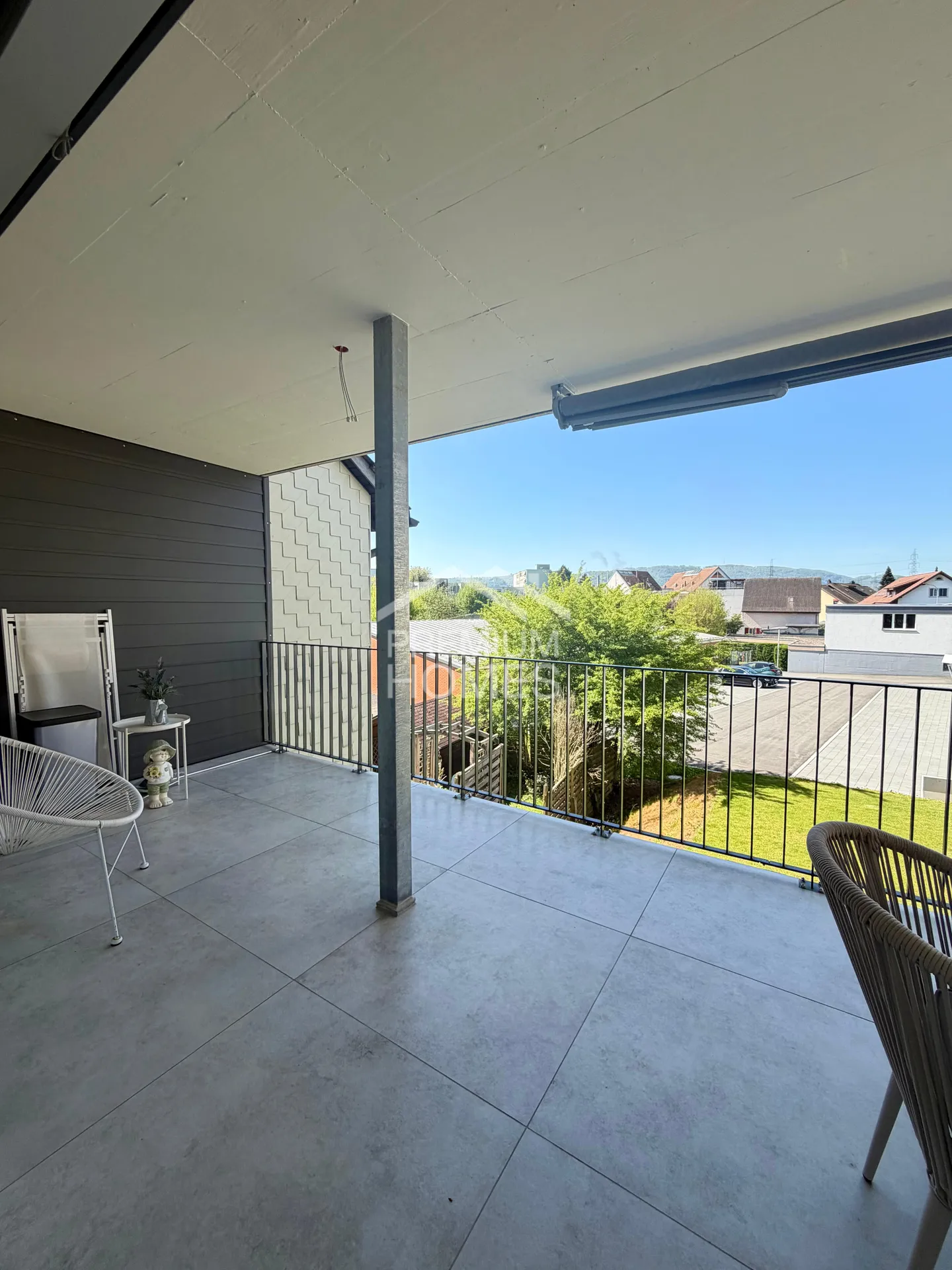 Modernes Apartment mit Balkon - Foto 3 von 13