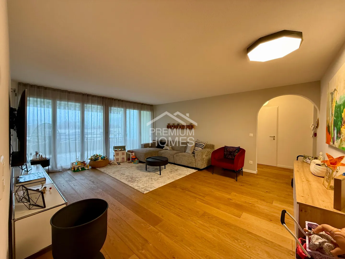 Oasi abitativa luminosa e stilosa con arredi di alta qualità! - Foto 3 di 13