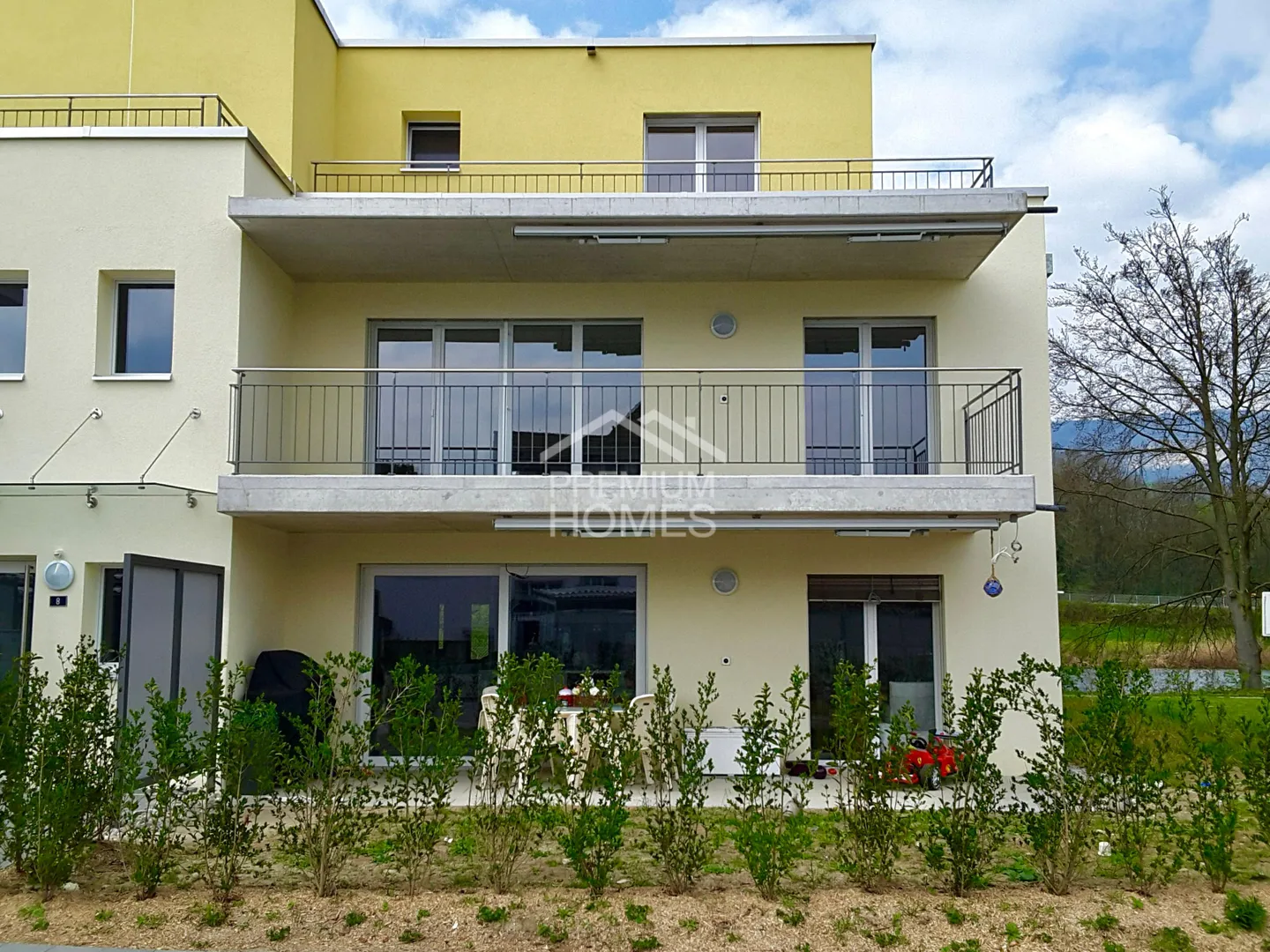 Elegantes Zuhause mit wunderschönem Aarepanorama - Photo 1 sur 11