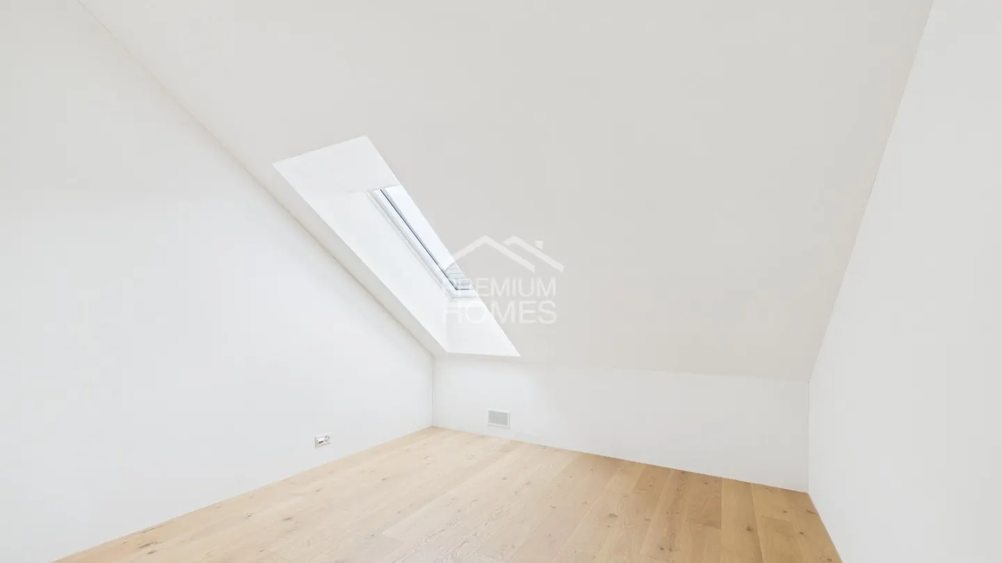 MODERNE ATTIKAWOHUNG MIT TRAUMHAFTER BERGKULISSE  - Photo 8 of 11
