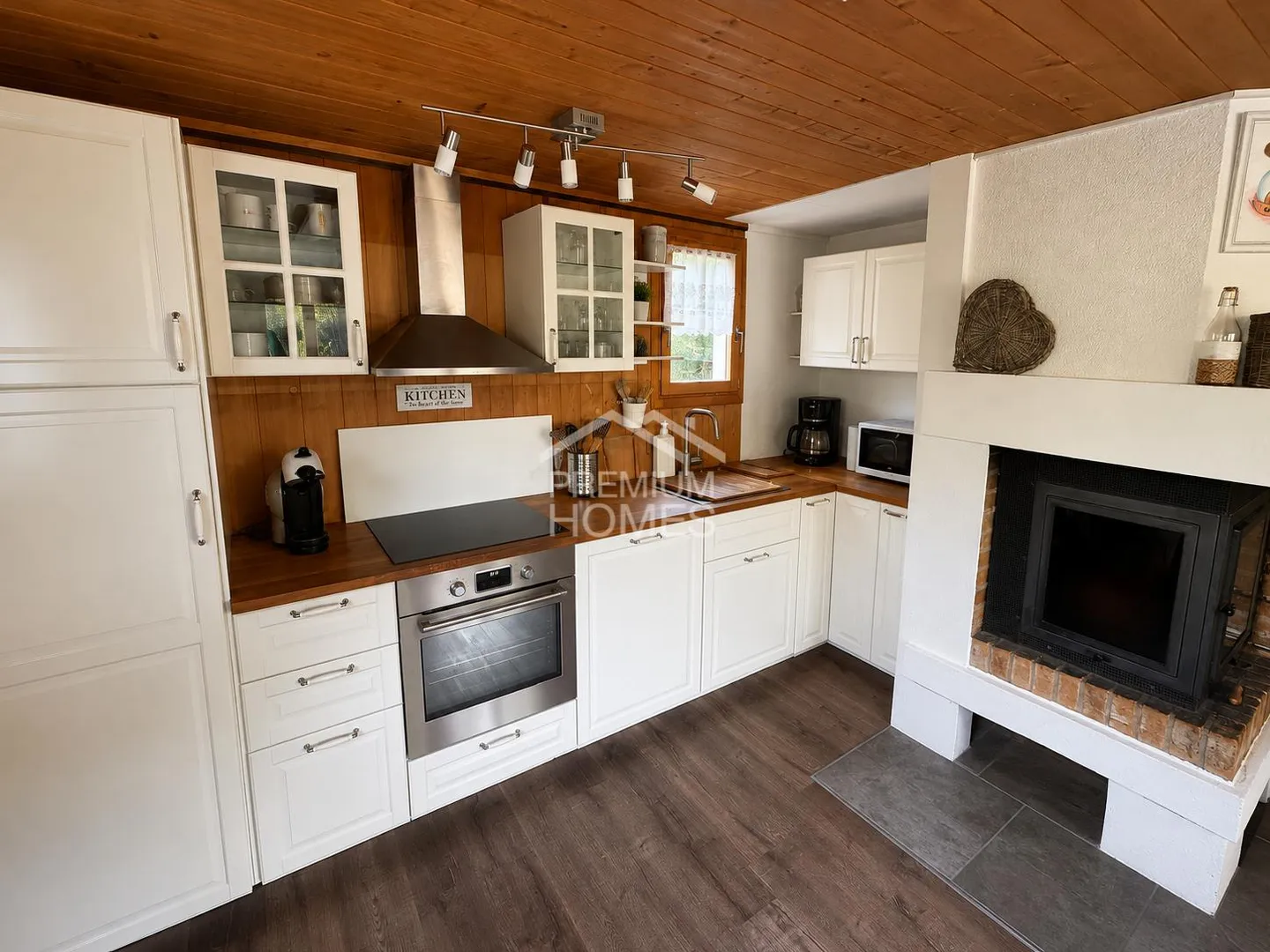 Charming Chalet - living, enjoying, renting - Photo 3 of 13