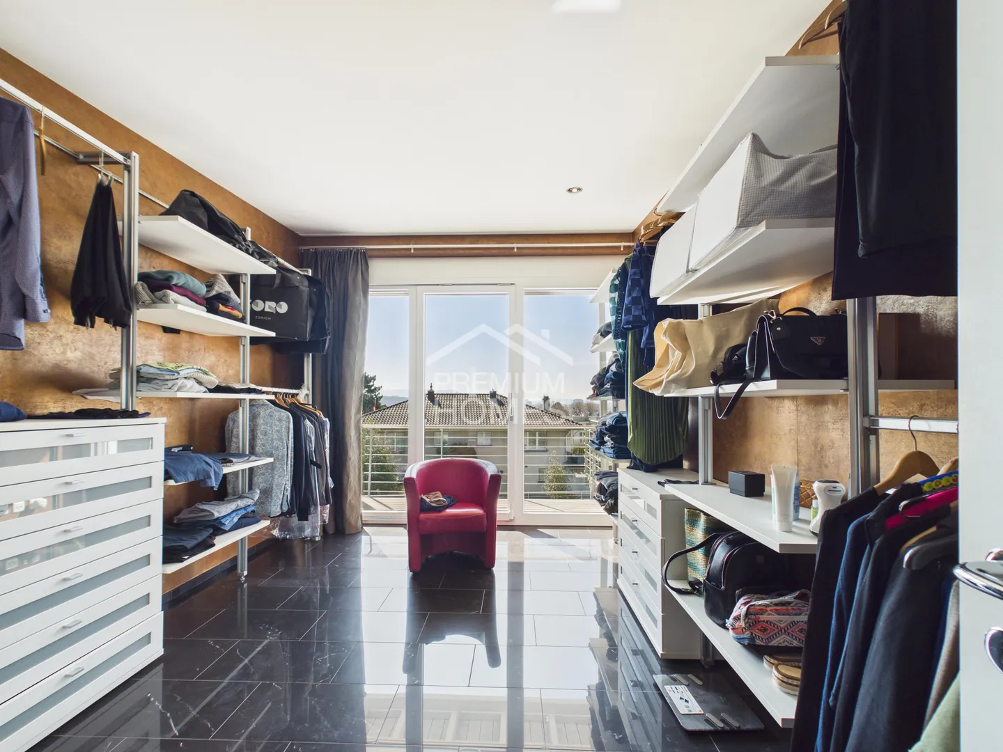 Charmantes Familienhaus mit Aussicht - Foto 3 von 13