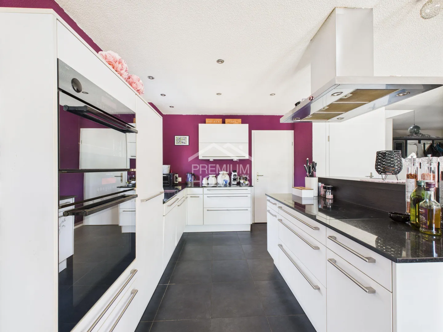 Stilvolles Einfamilienhaus mit Garten - Foto 3 von 8