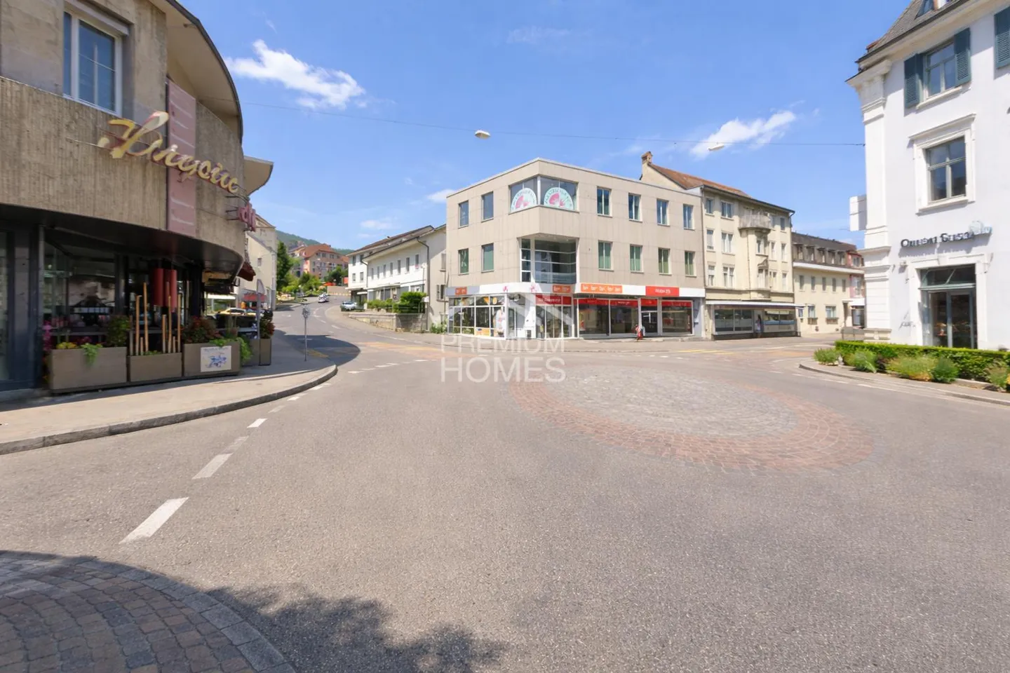 ZURICH INVESTORS 5.6% GROSS YIELD IN DELÉMONT - Photo 2 of 9